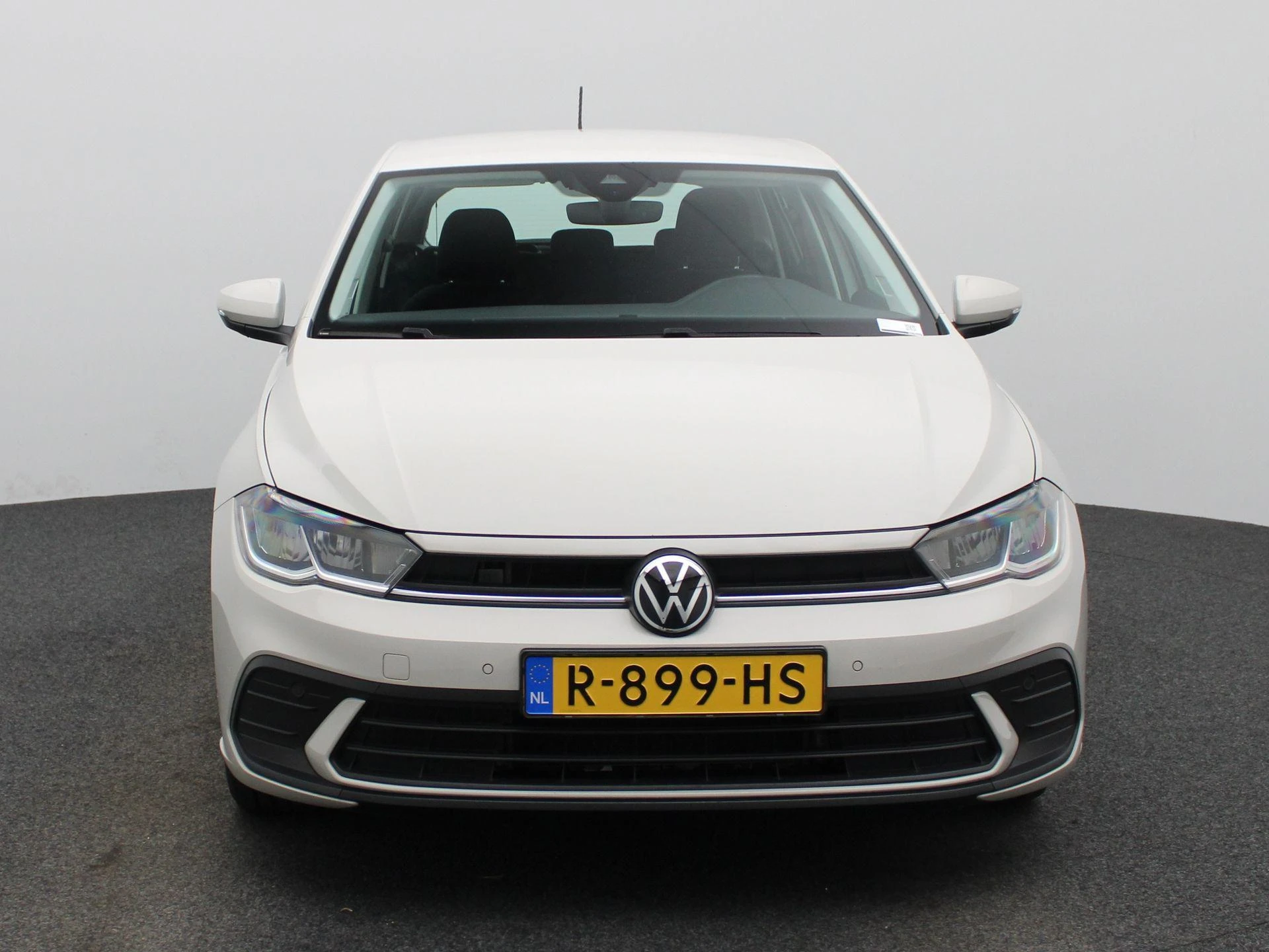 Volkswagen-Polo-image-2