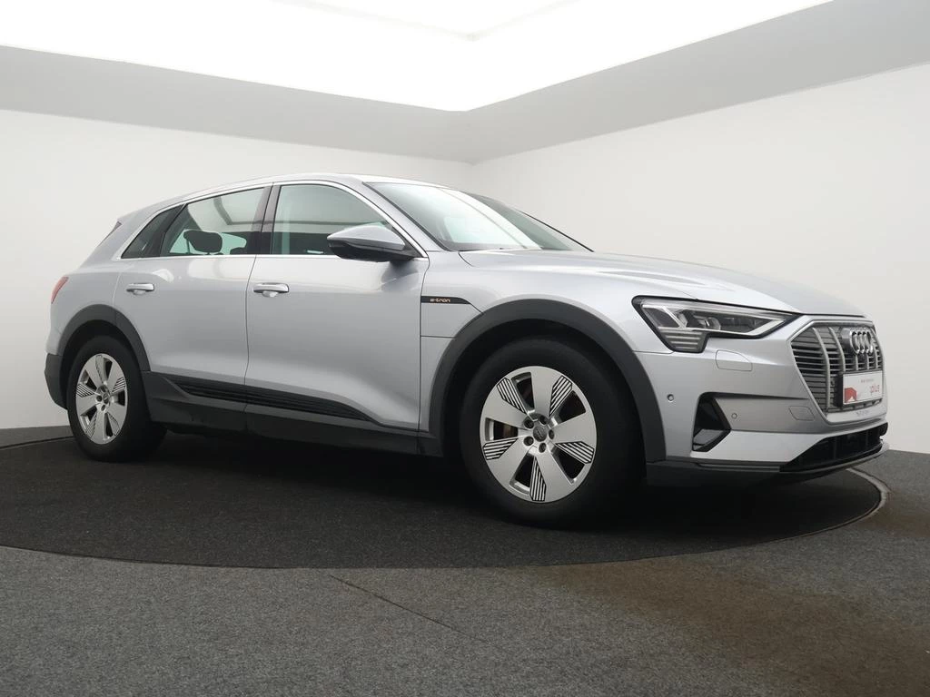Audi e-tron Audi e-tron 50 QUATTRO 313PK *AUTOMAAT*360° CAMERA*TREKHAAK*LEDER*NAVI*CRUISE*APP*CONNECT*...*