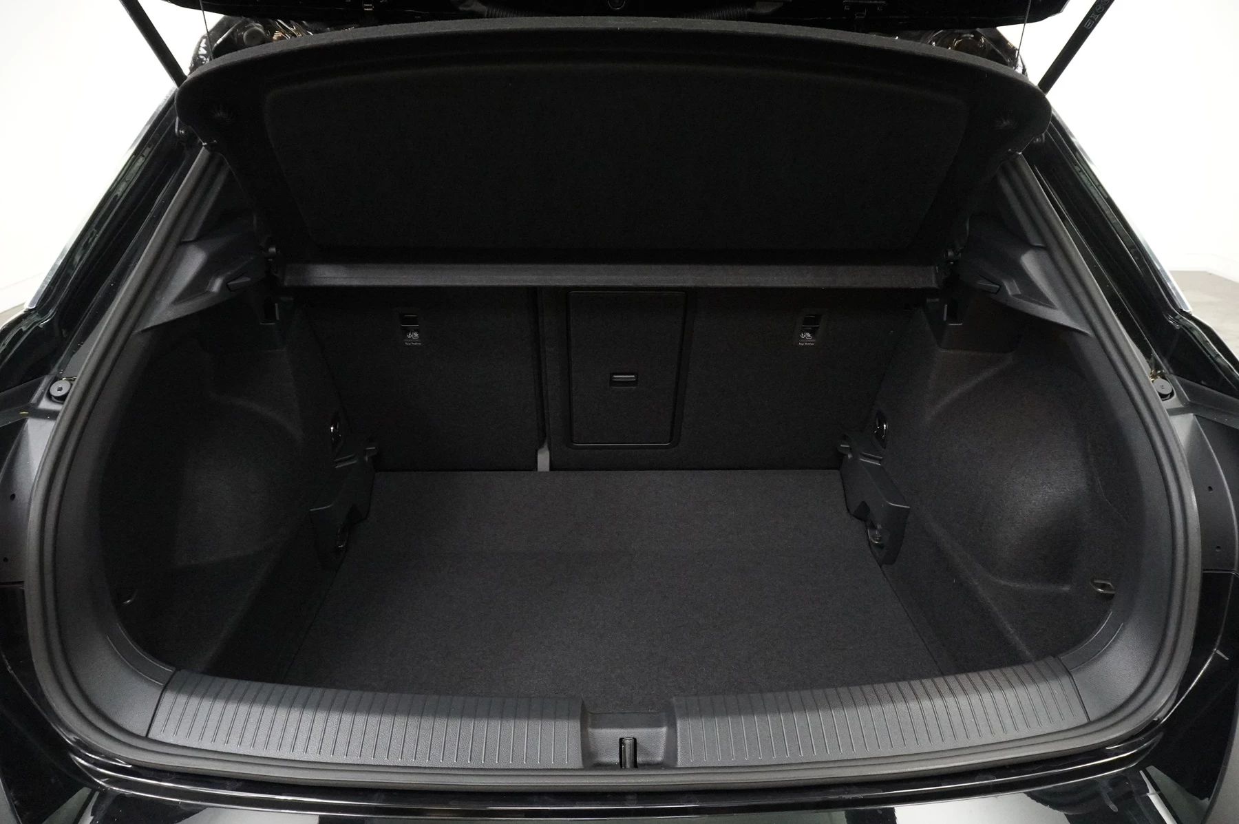 Volkswagen-T-Roc-image-11