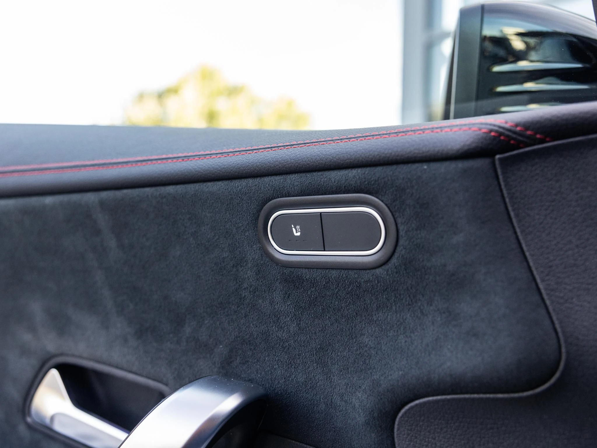 Mercedes-Benz-CLA-image-29