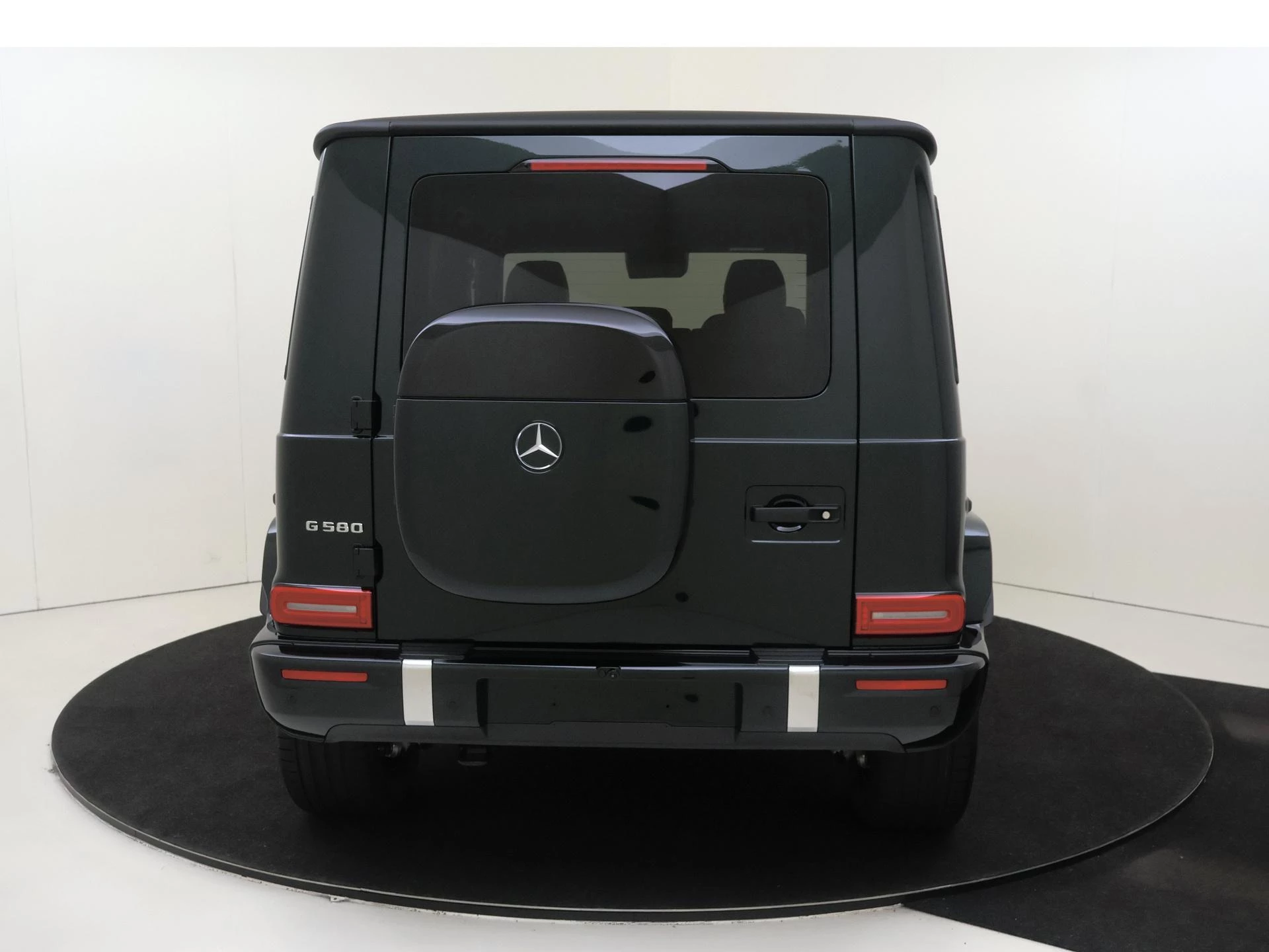 Mercedes-Benz-G-Klasse-image-6