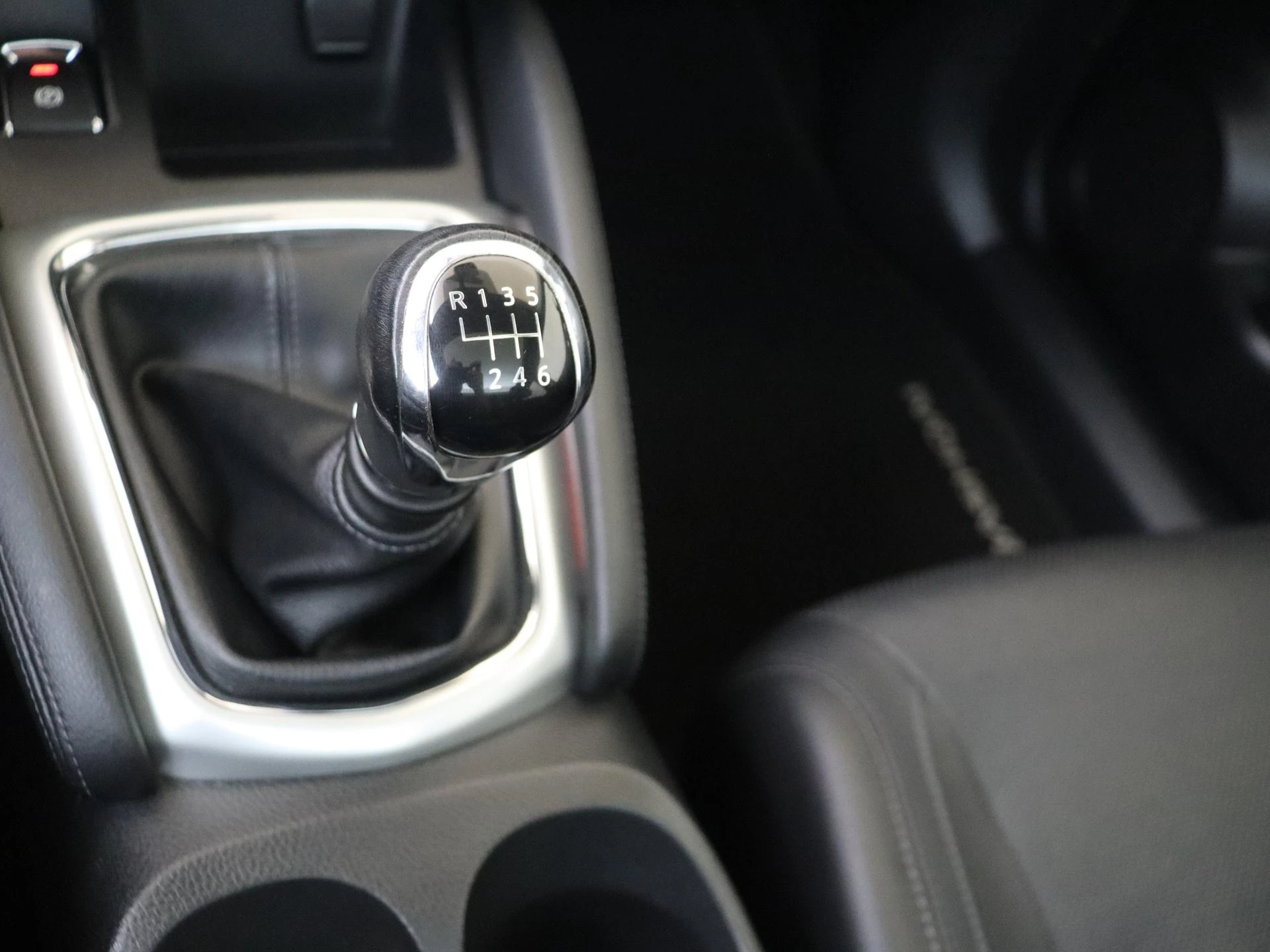 Nissan-QASHQAI-image-13