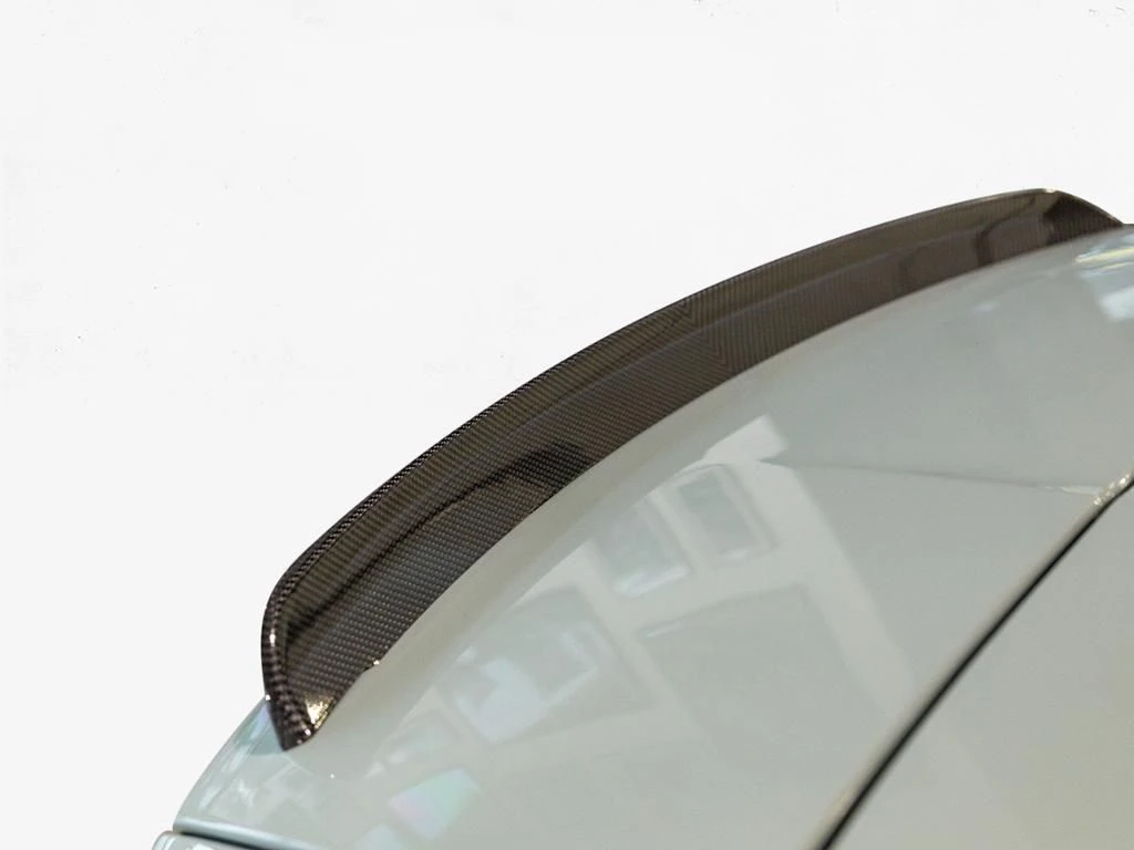 Aston Martin-DB12-image-19