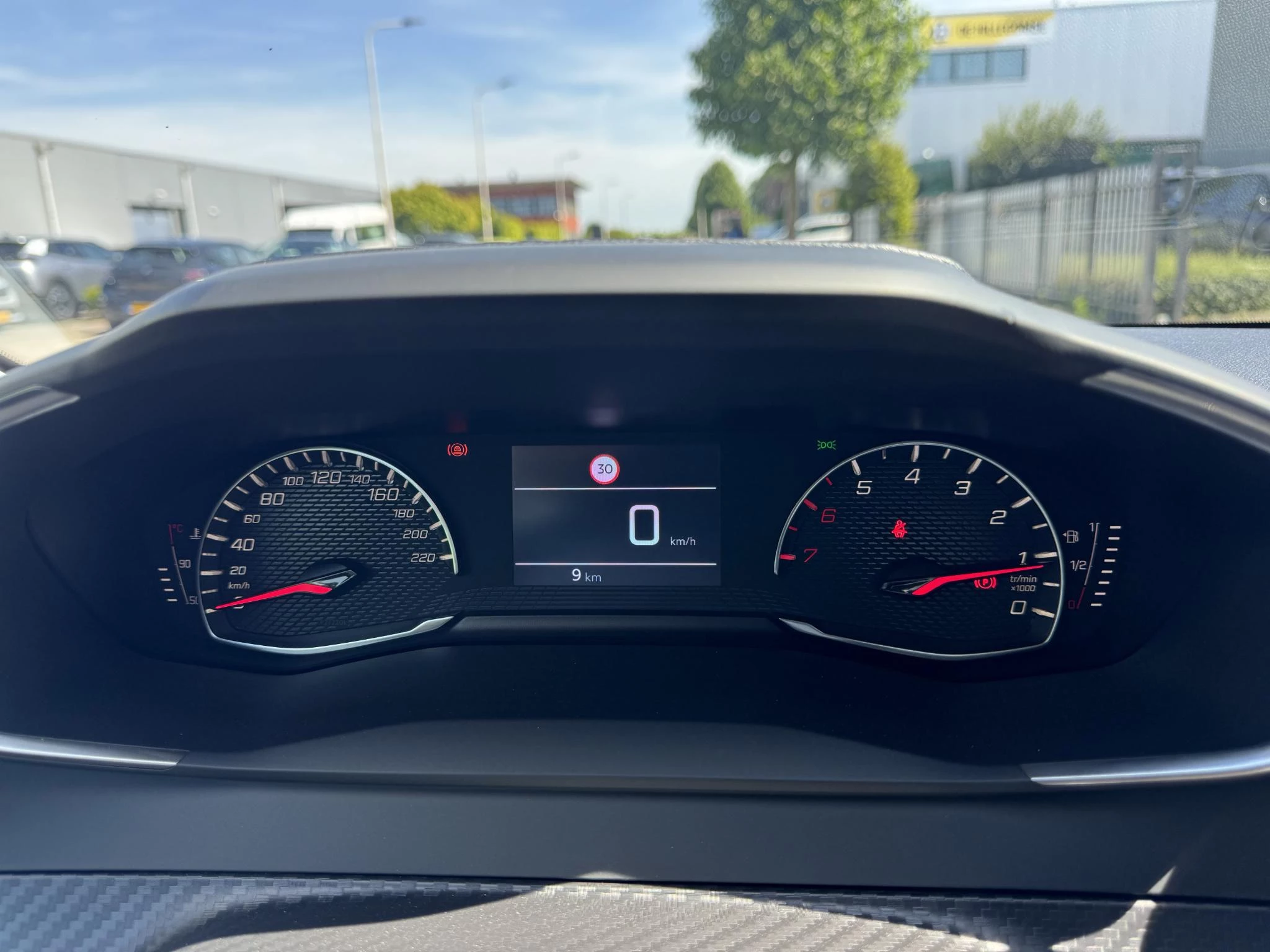 Peugeot-208-image-18