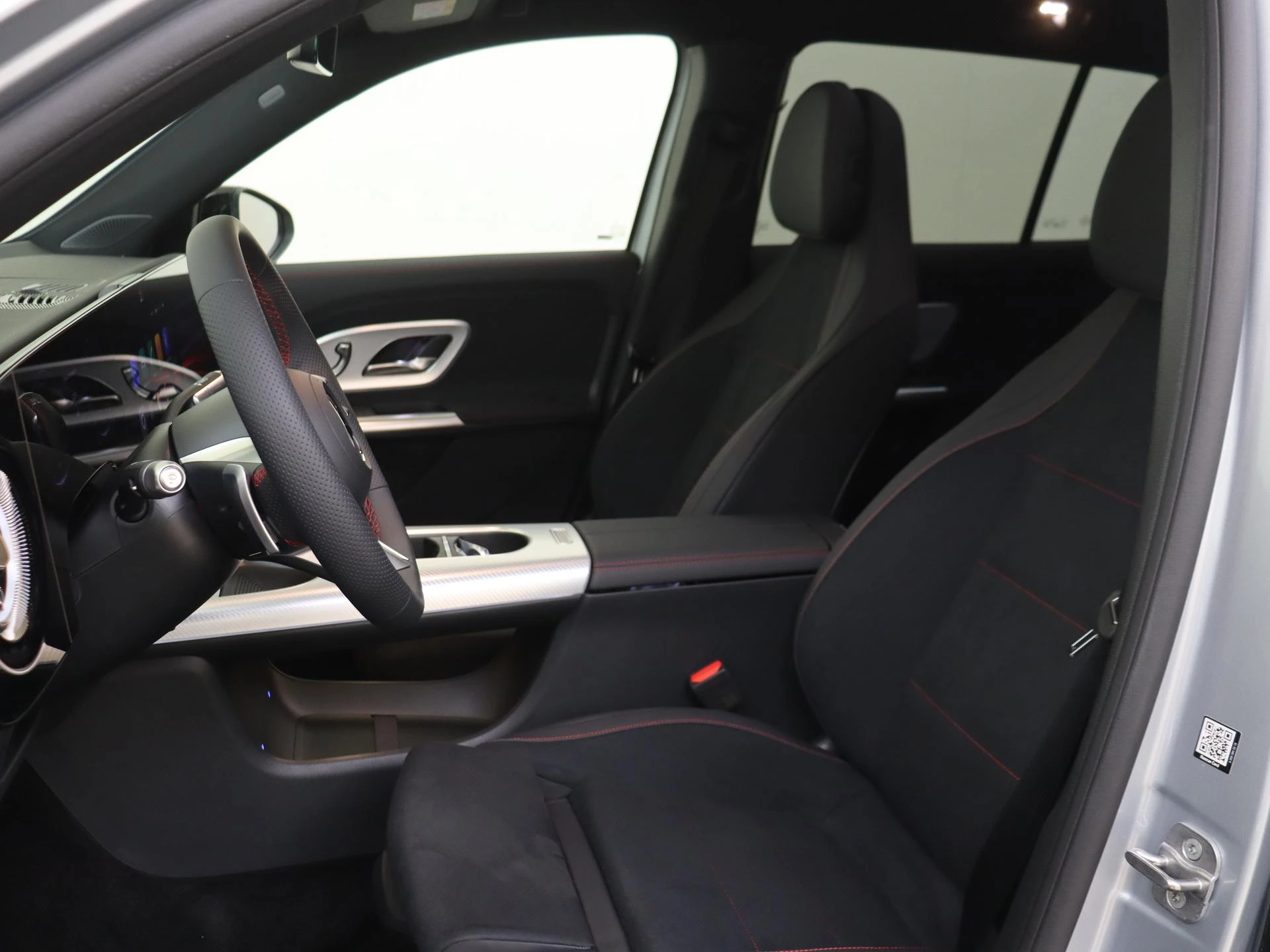 Mercedes-Benz-GLB-image-10