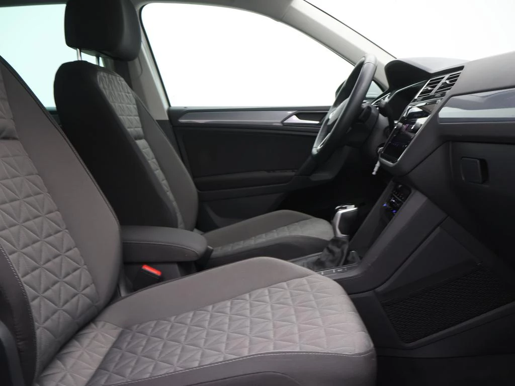 Volkswagen-Tiguan-image-11
