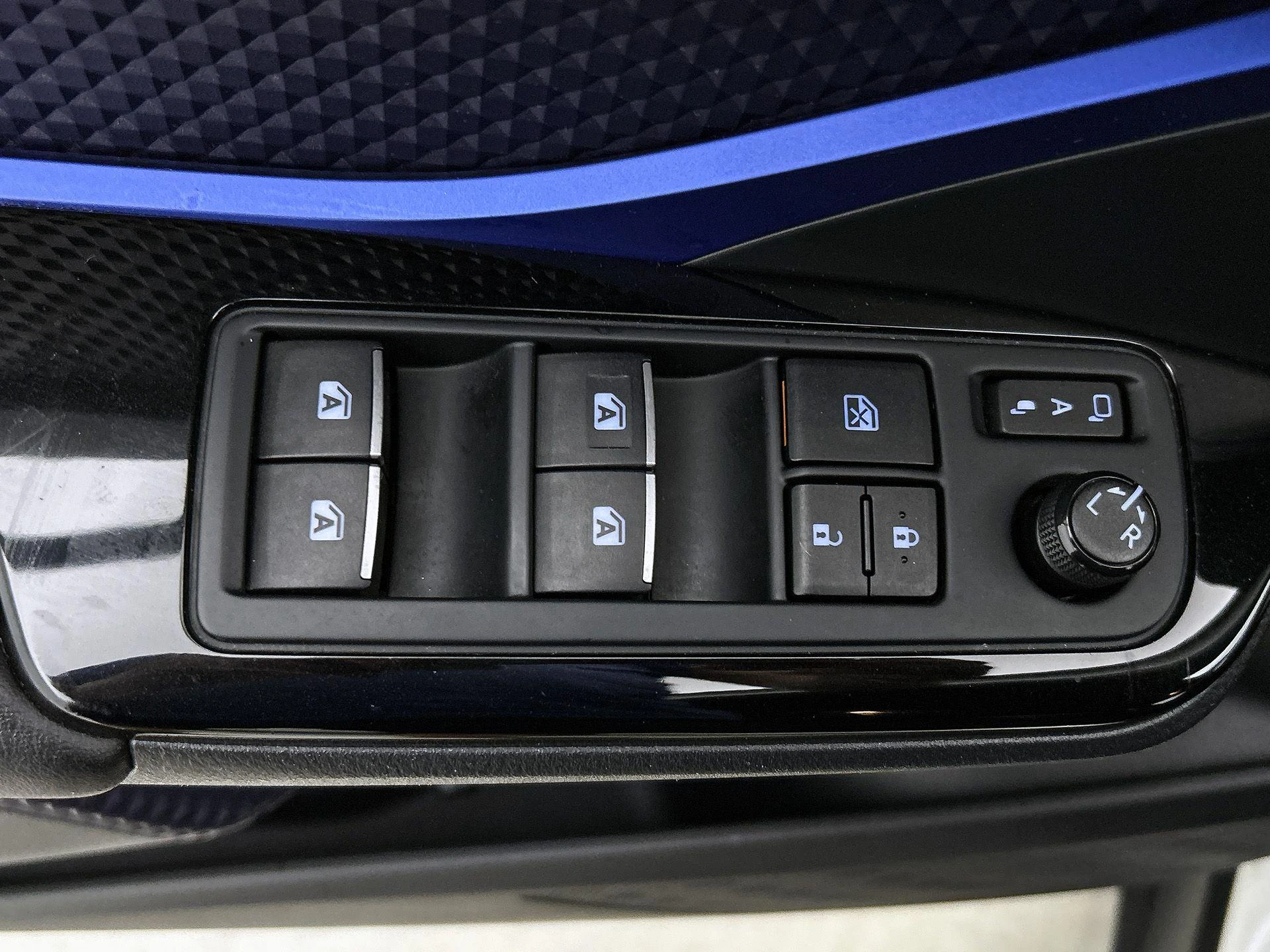 Toyota-C-HR-image-31