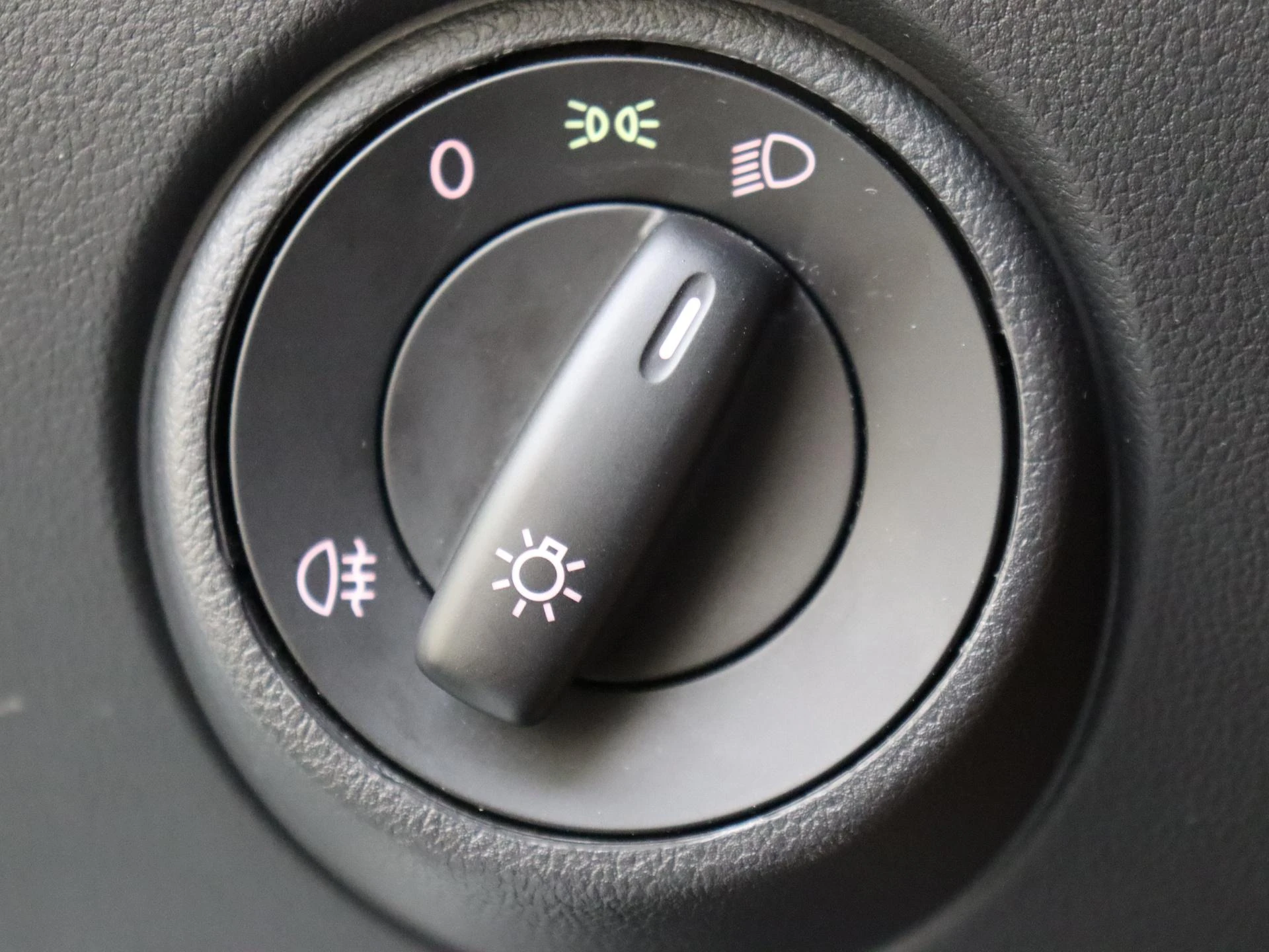 Volkswagen-up!-image-18