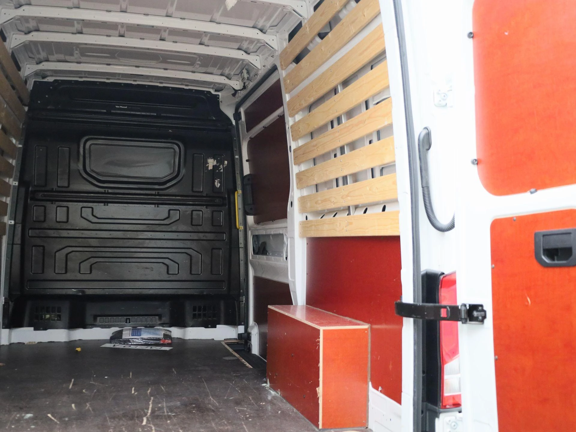 Volkswagen Crafter 2.0 TDI L3H3 Highline 140PK