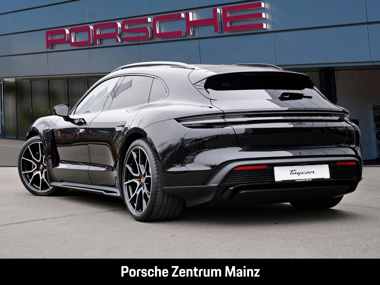 Porsche Taycan Sport Turismo Black Edition NW ZUM HAUSPR black edition