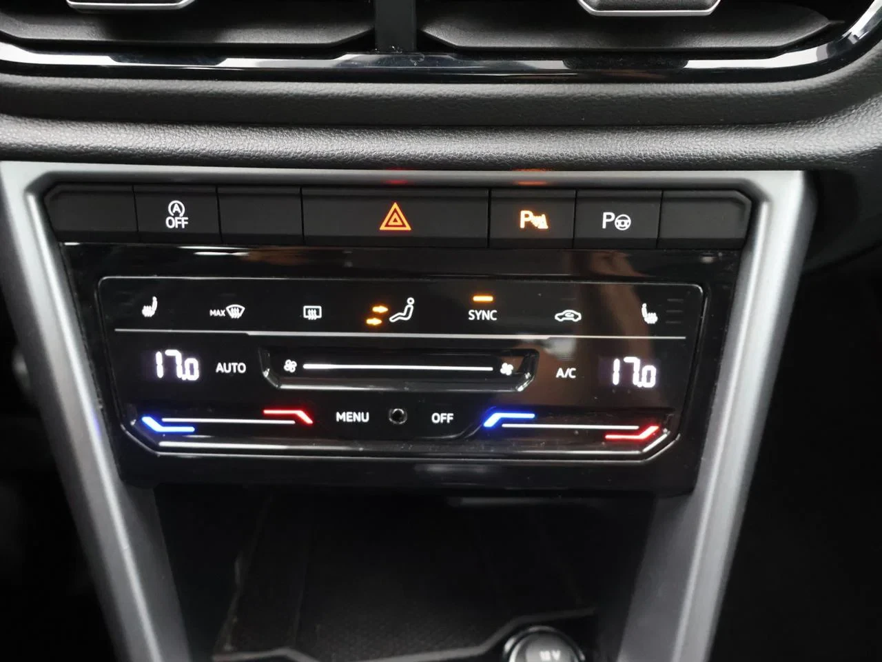 Volkswagen T-Roc T-Roc 1.0 TSI *NAVI*DASHCAM*ZETELVERWARMING*TREKHAAK*...