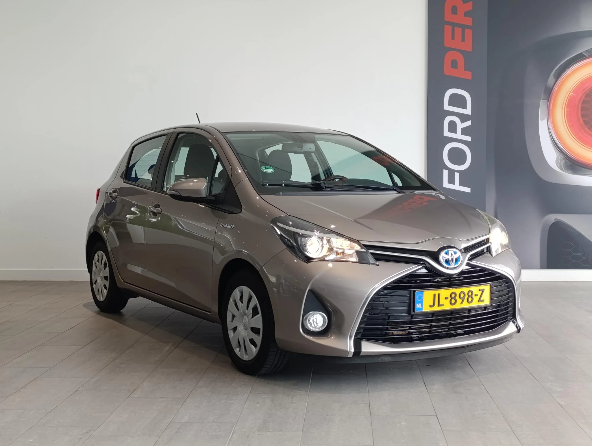 Toyota-Yaris-image-2