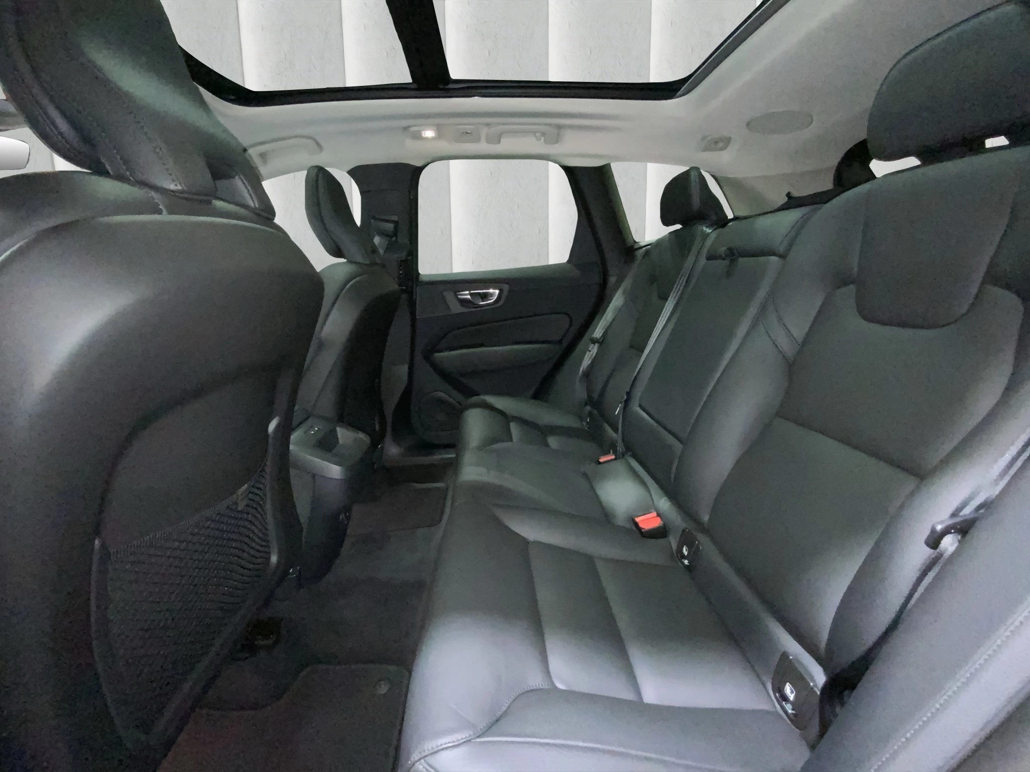 Volvo XC60 B4 Plus Dark