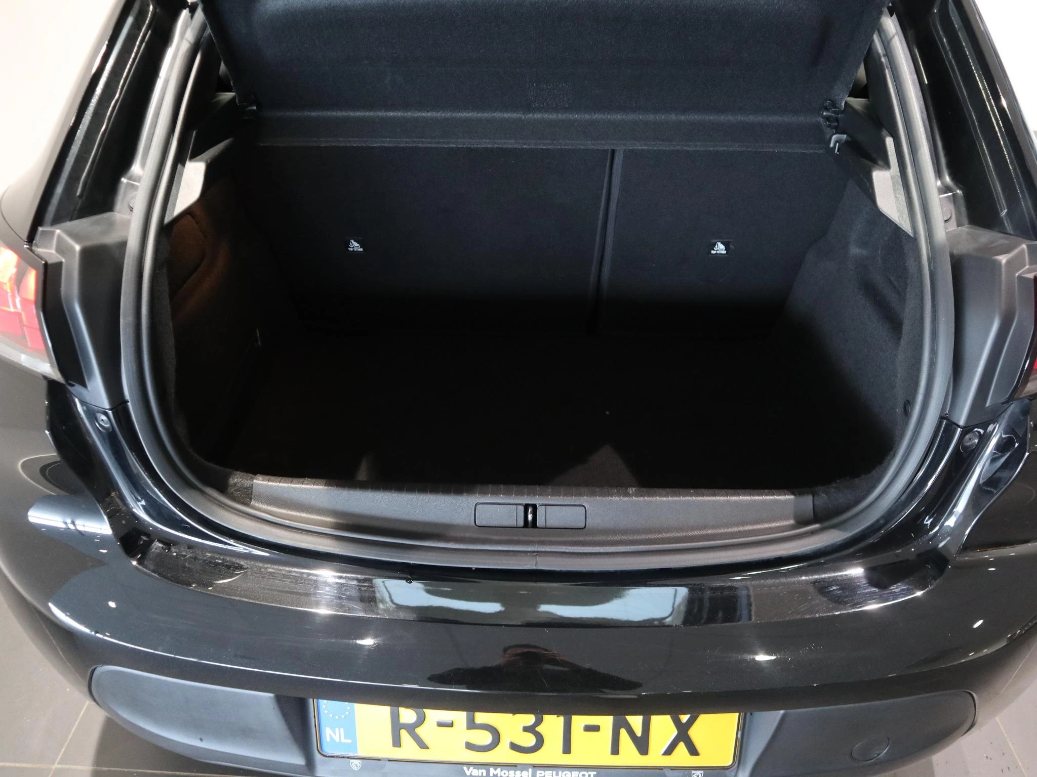 Peugeot-208-image-20