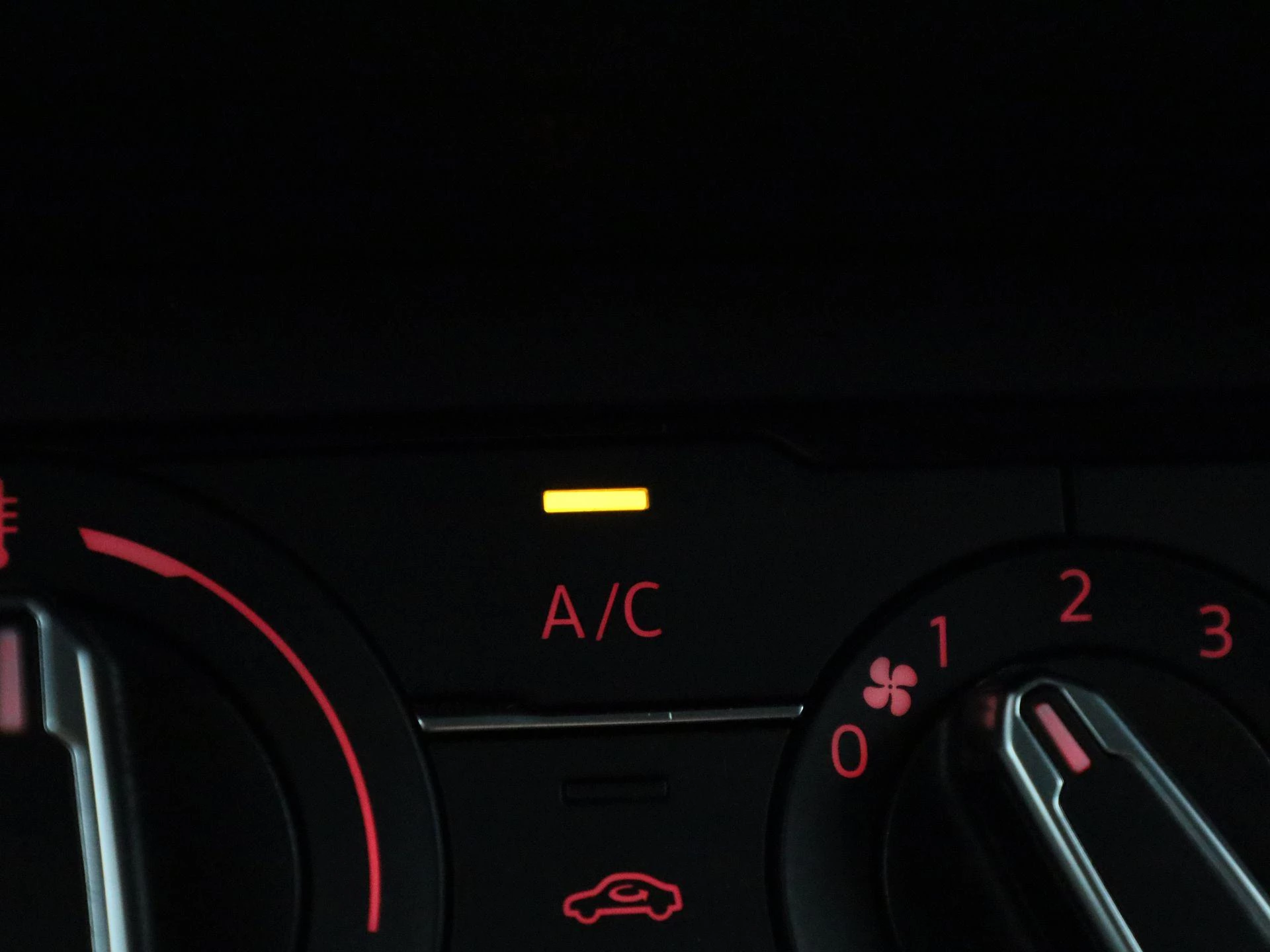 Volkswagen-Polo-image-22