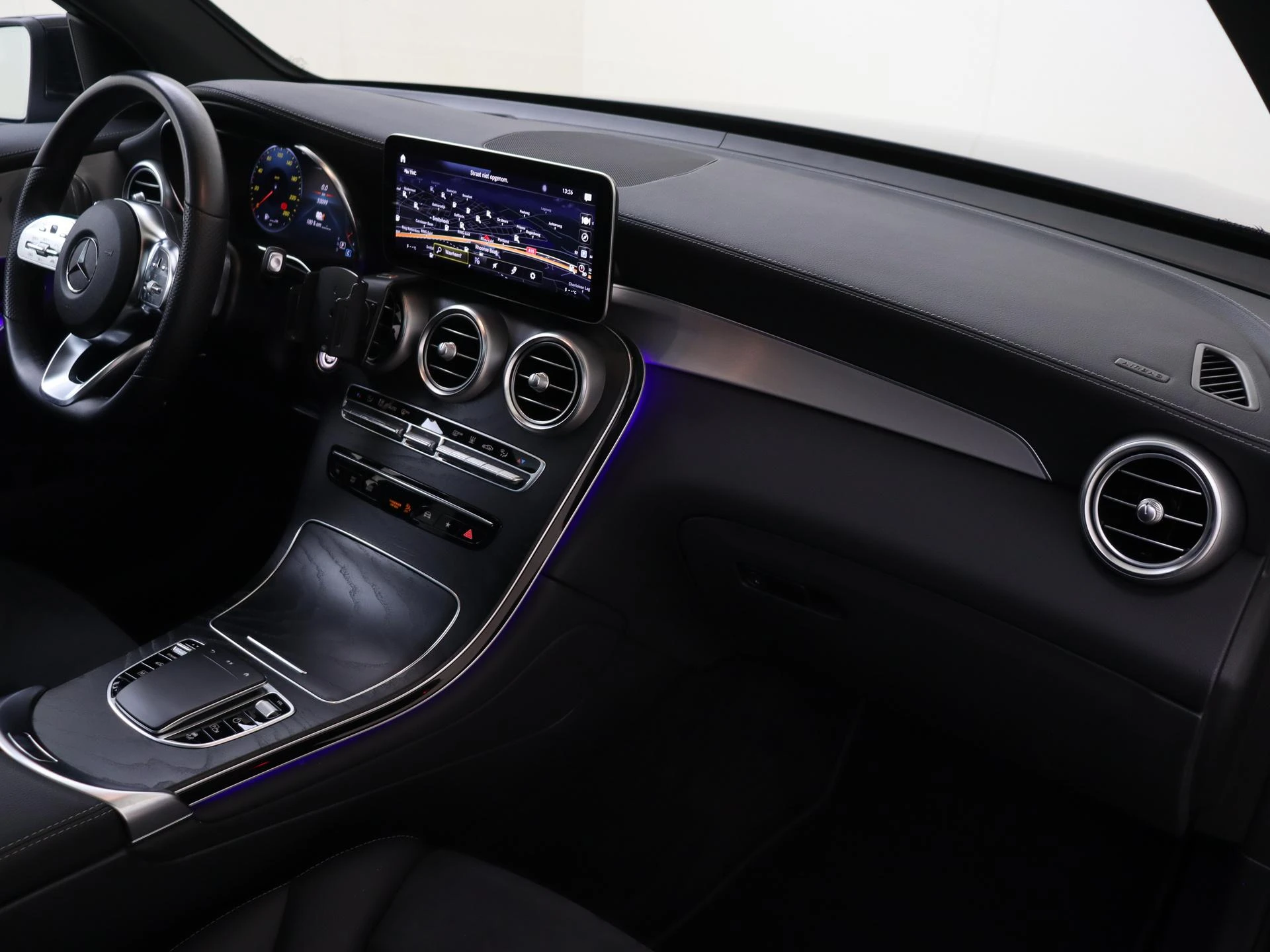 Mercedes-Benz-GLC-image-4