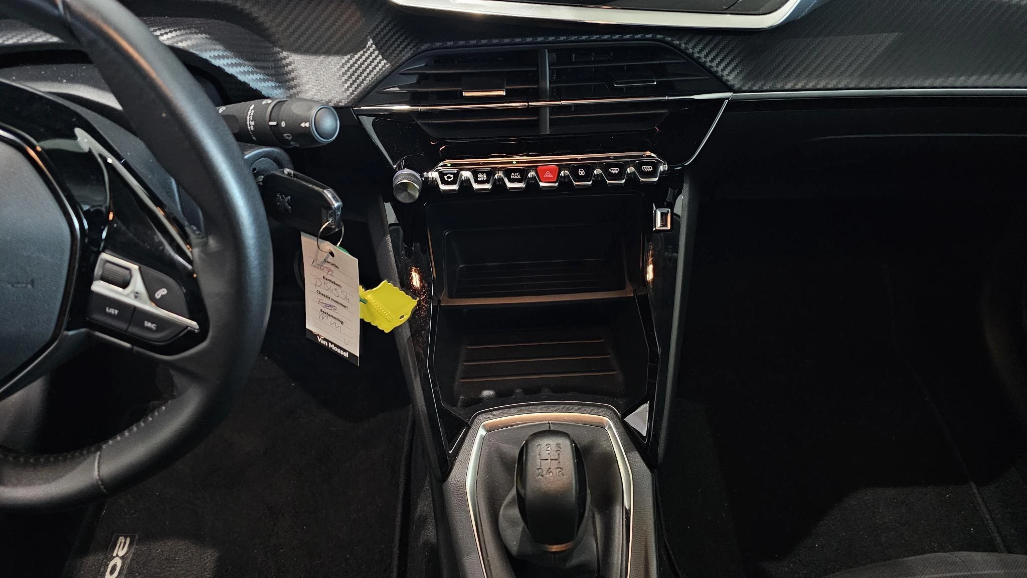 Peugeot-208-image-8