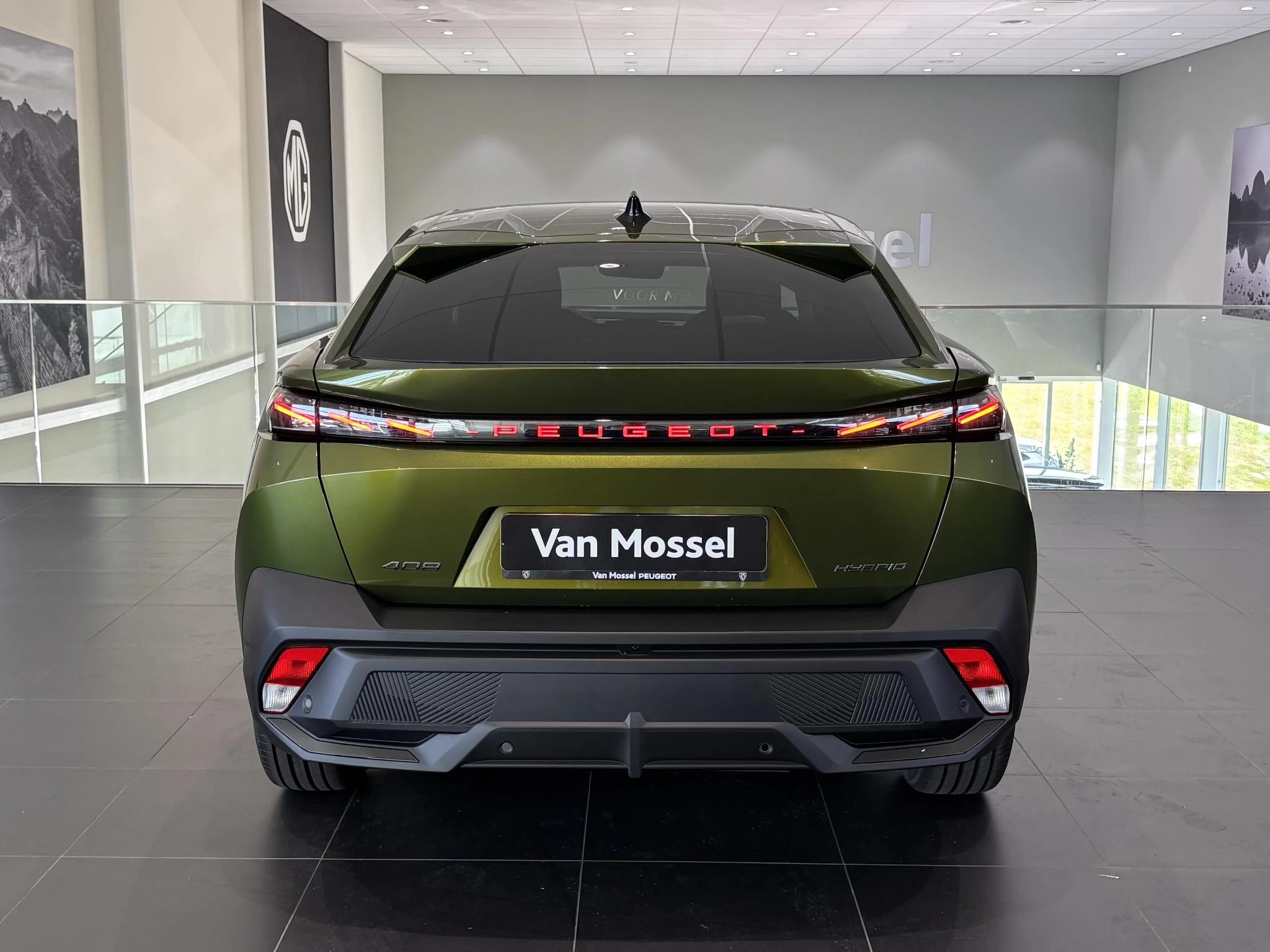 Peugeot 408 1.2 Allure Hybrid 145