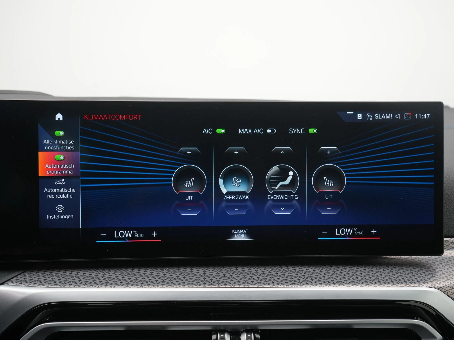 BMW-i4-image-21