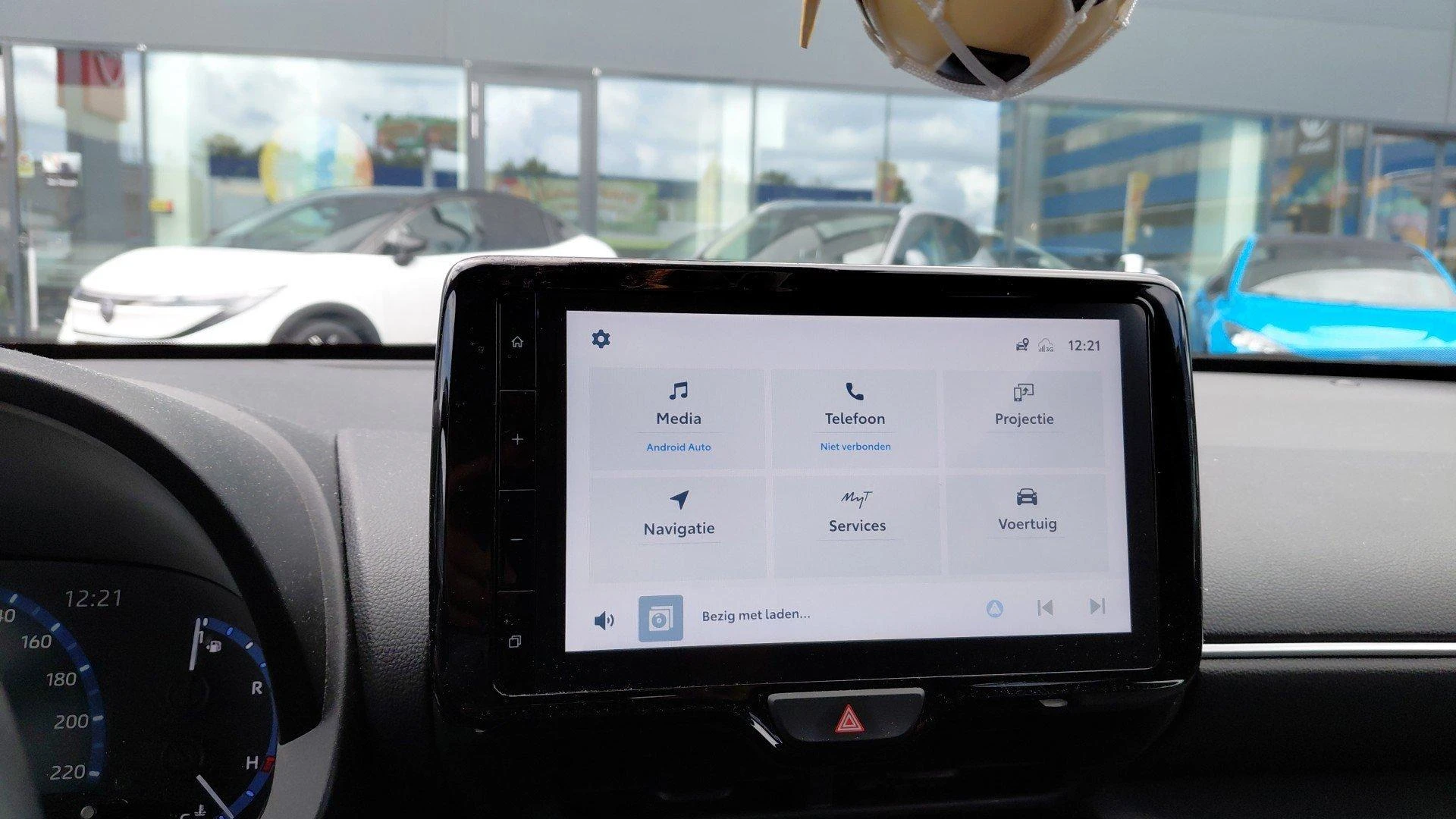 Toyota-Yaris Cross-image-13