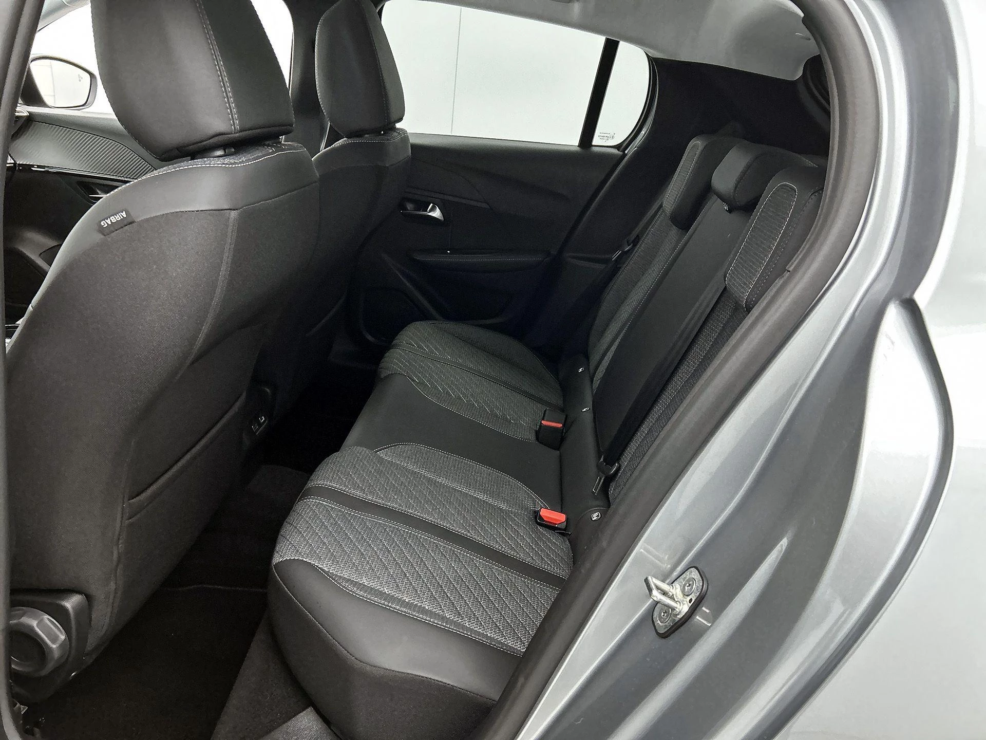 Peugeot 208 1.2 Hybrid 110 e-DCS6 Allure