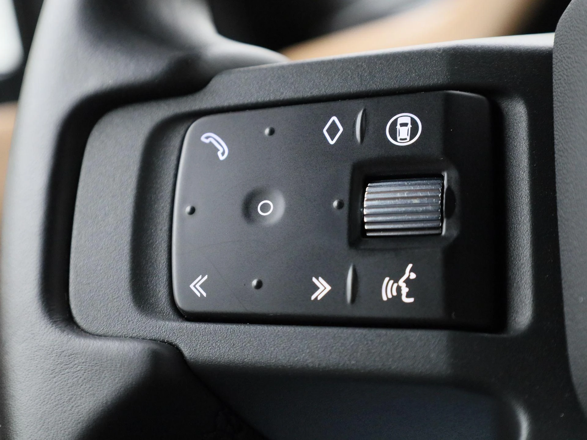 Land Rover-Defender-image-25