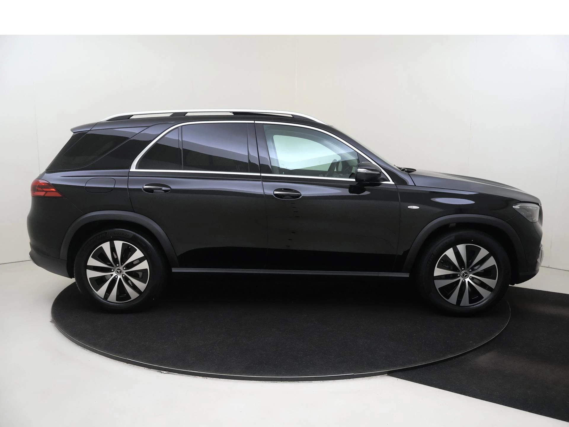 Mercedes-Benz-GLE-image-8