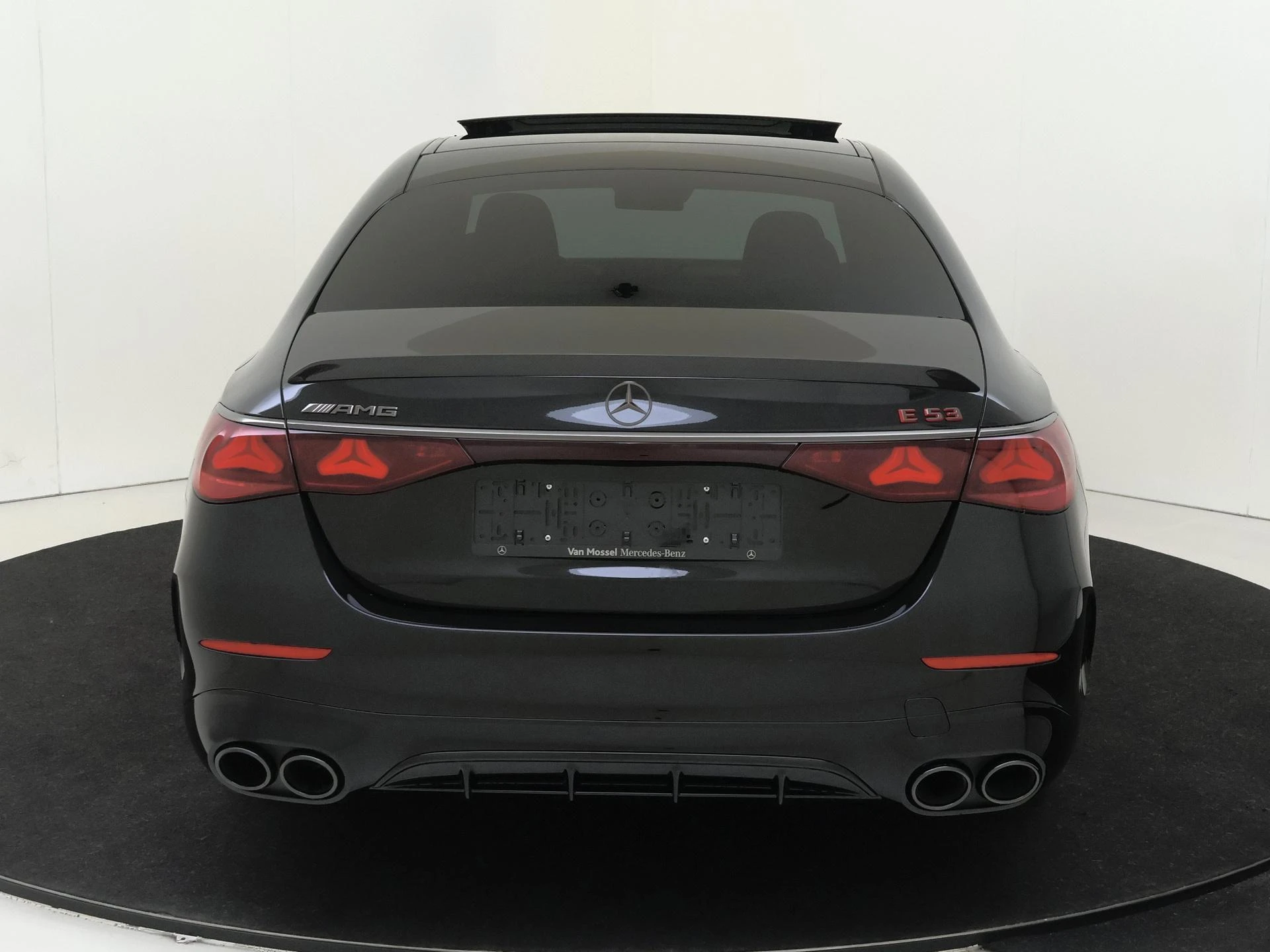 Mercedes-Benz-E-Klasse-image-6