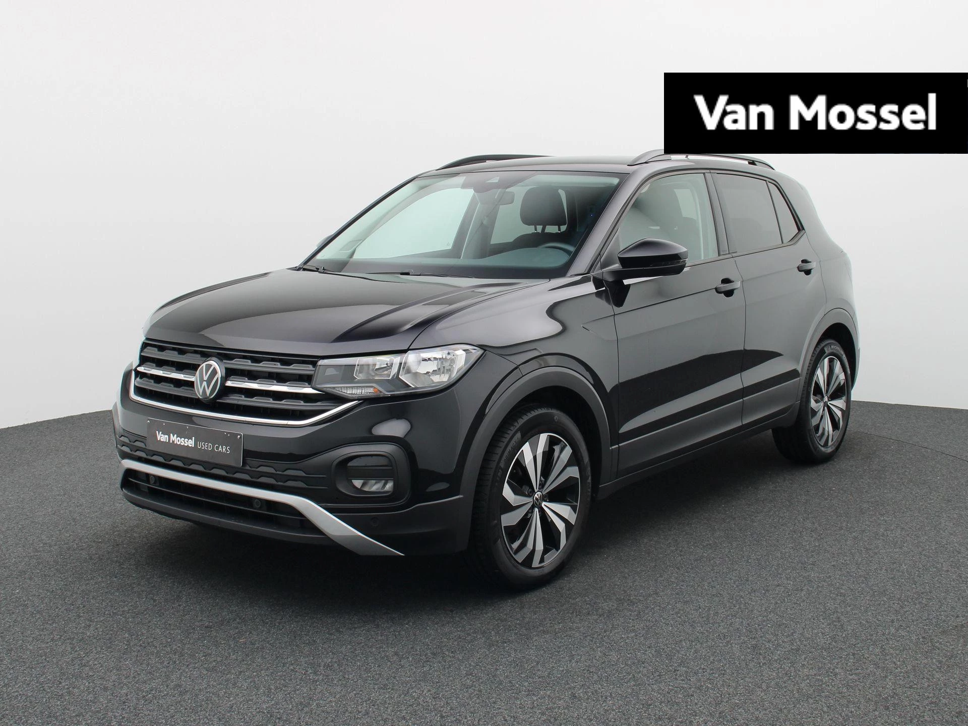 Volkswagen-T-Cross-image-0