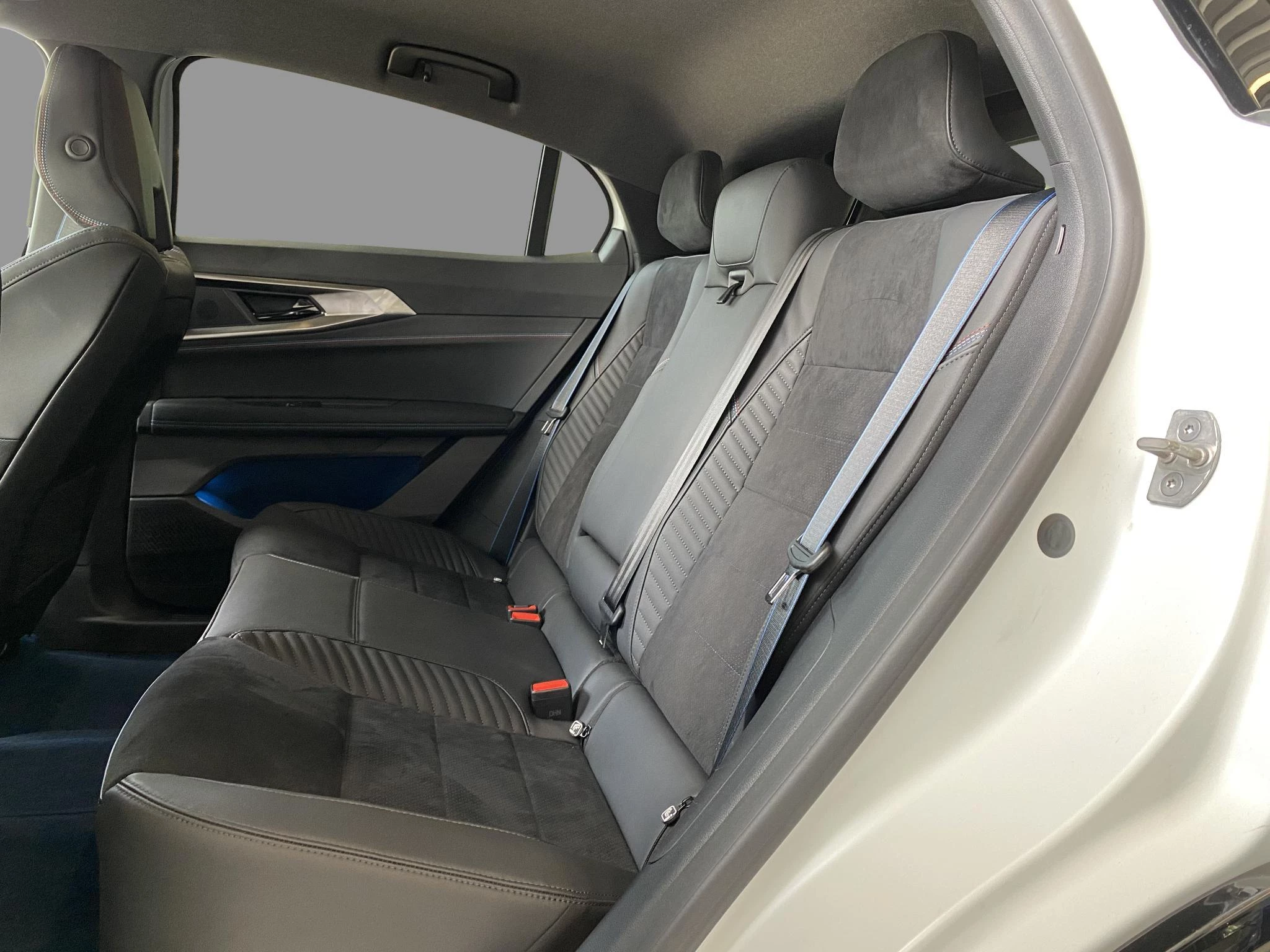 Renault Rafale hyper hybrid E-Tech 4x4 Esprit Alpine