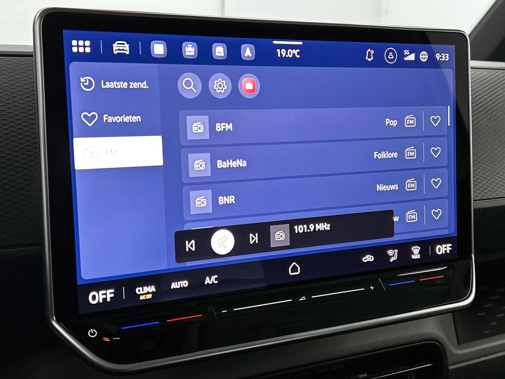 Volkswagen-ID. Buzz Cargo-image-18