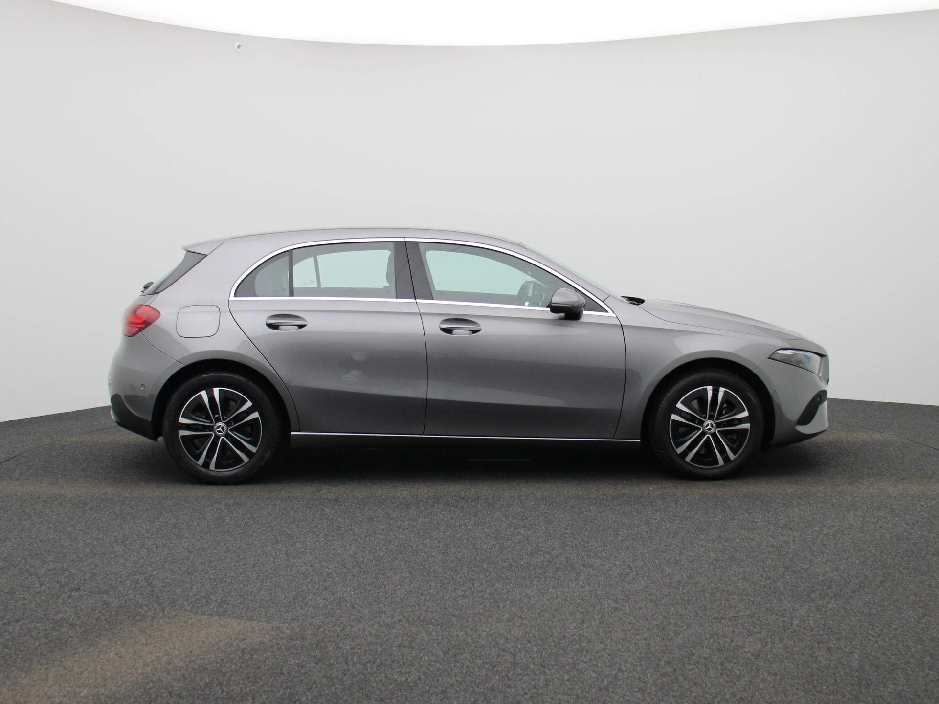 Mercedes-Benz-A-Klasse-image-5