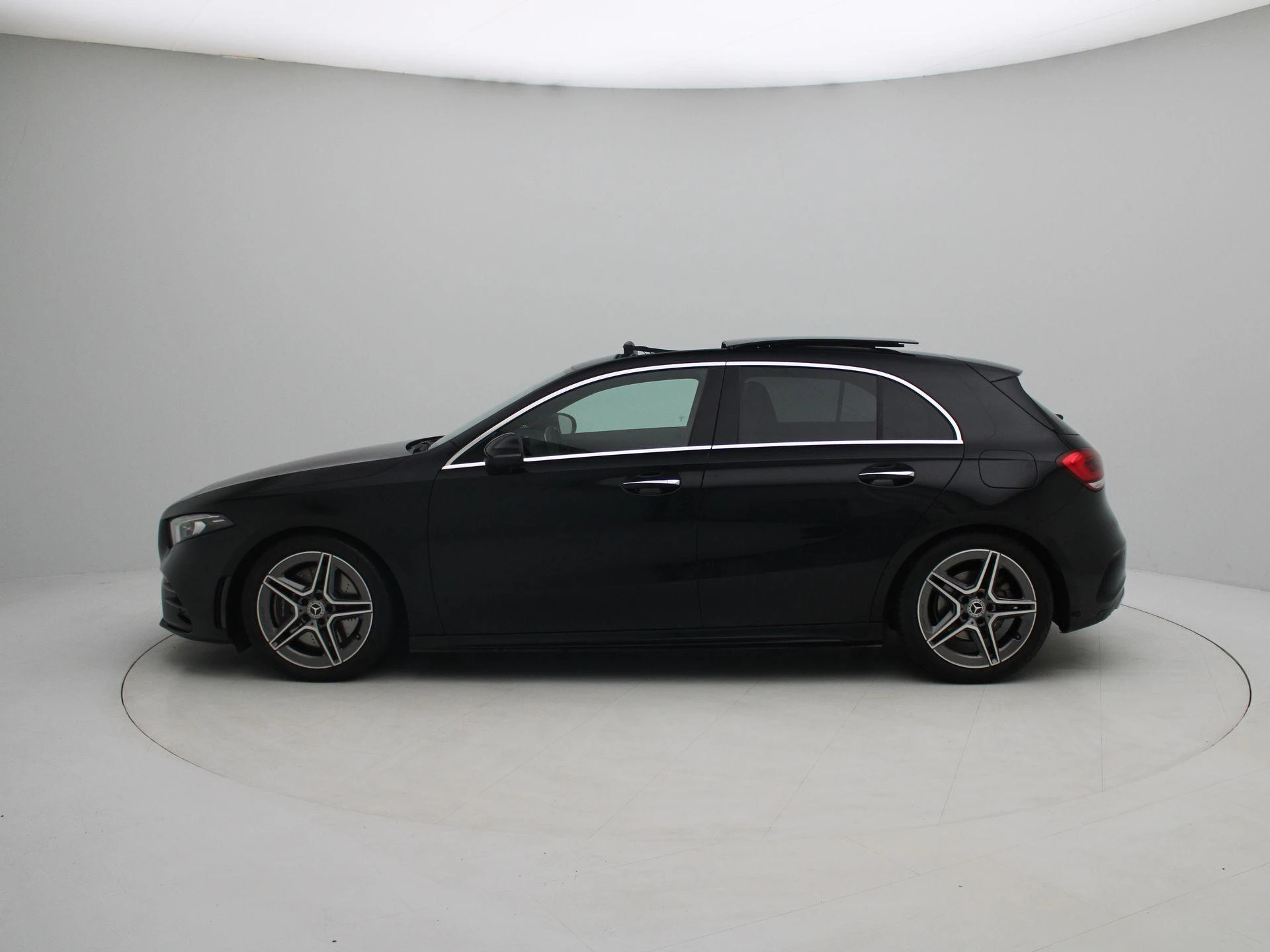Mercedes-Benz-A-Klasse-image-3