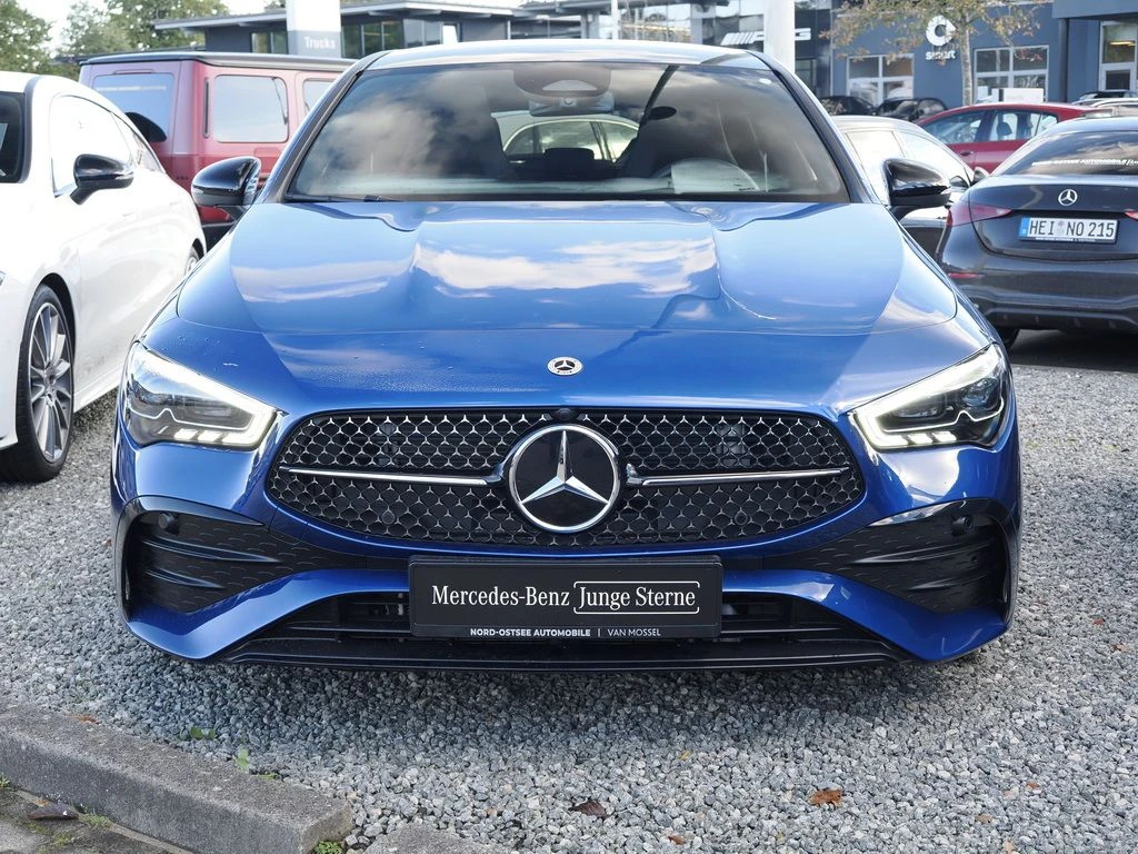 Mercedes-Benz-CLA 200-image-3