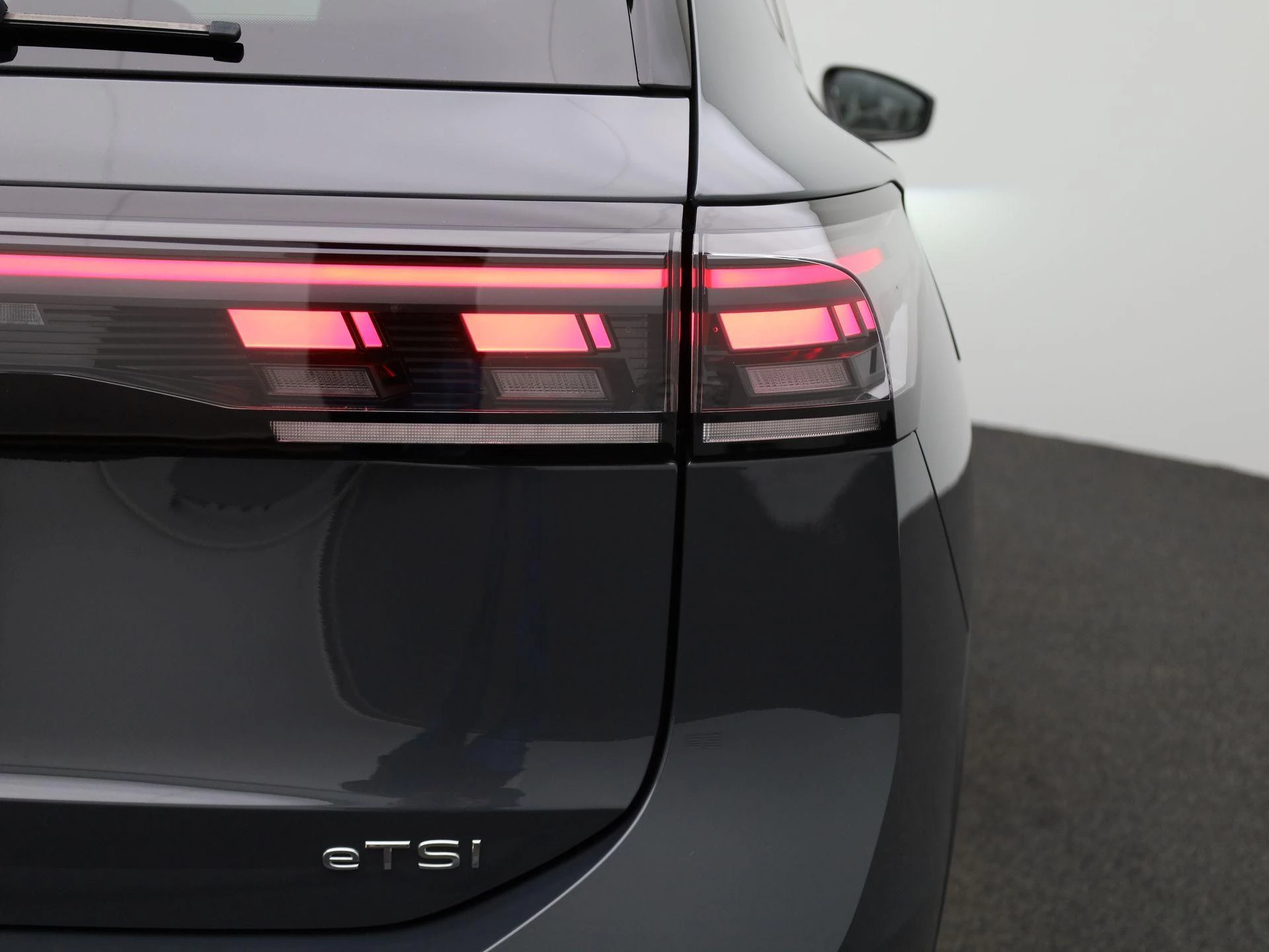Volkswagen-Tiguan-image-46