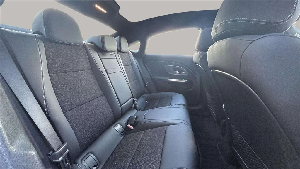 Mercedes-Benz-CLA-image-20