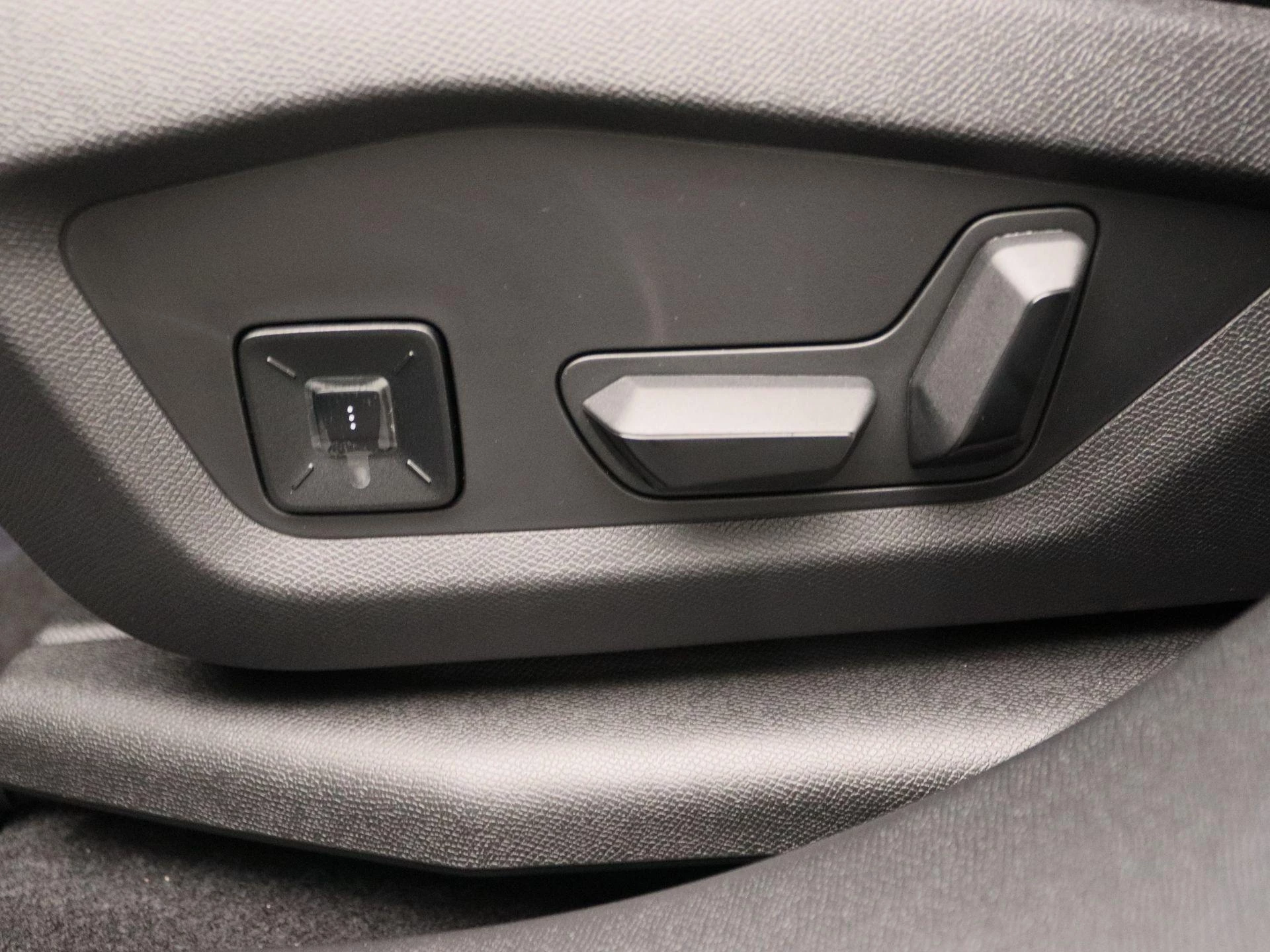 Opel-Grandland-image-13
