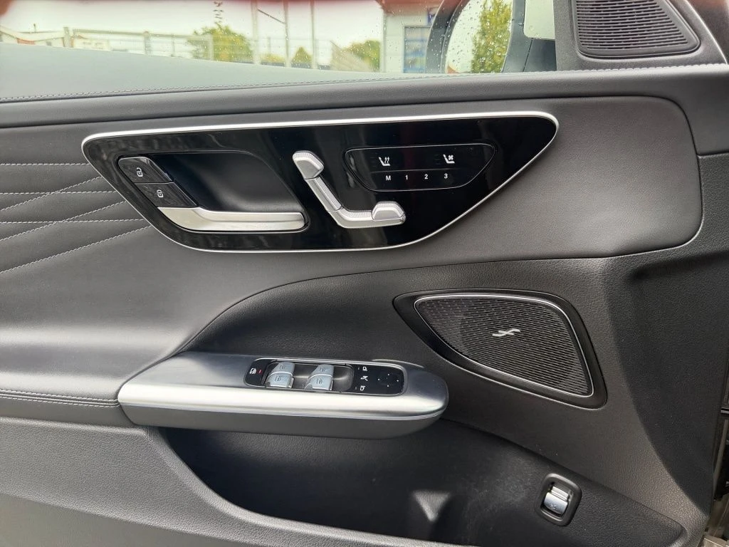 Mercedes-Benz-C-Klasse 220-image-8
