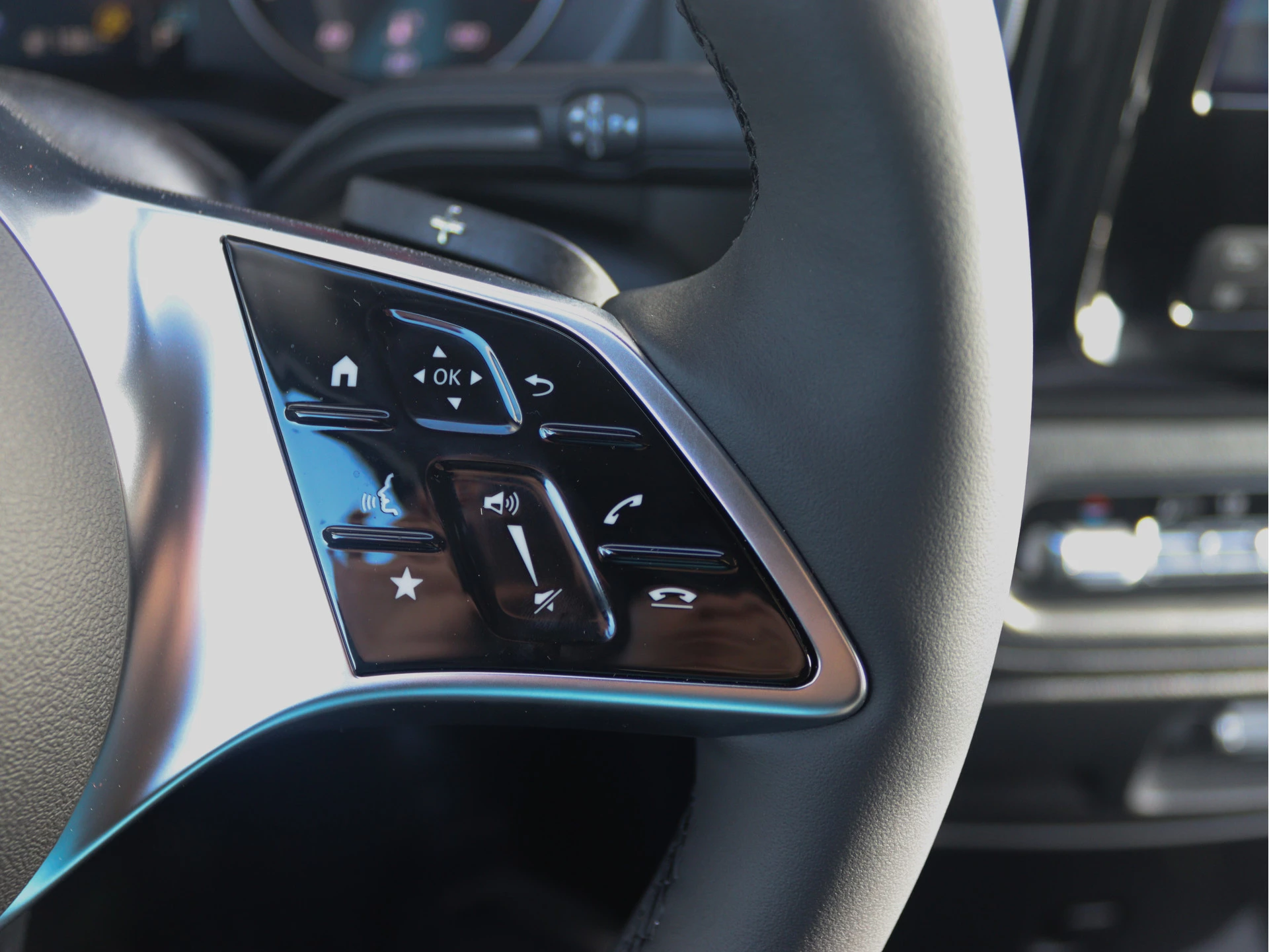 Mercedes-Benz-Vito-image-7