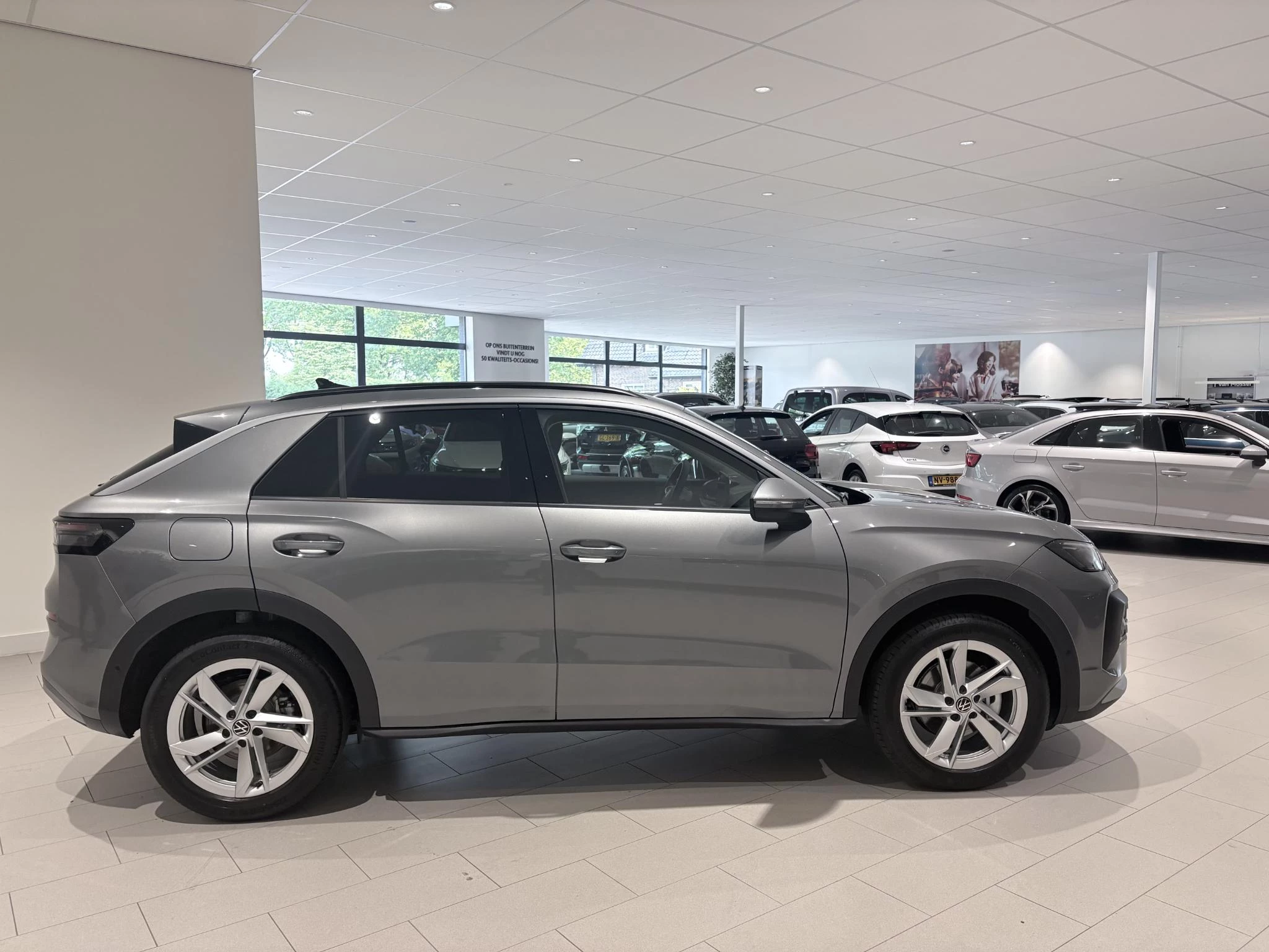 Volkswagen-T-Roc-image-5