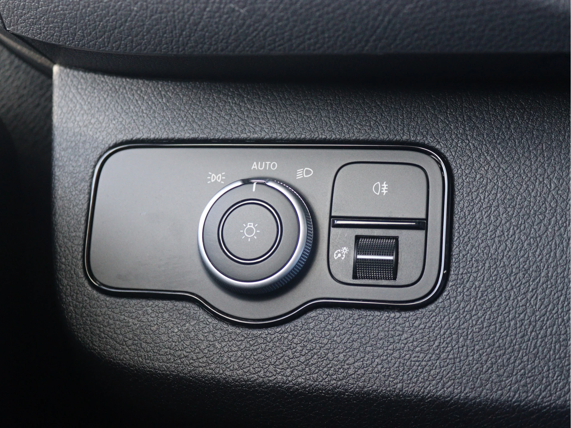 Mercedes-Benz-Sprinter-image-12