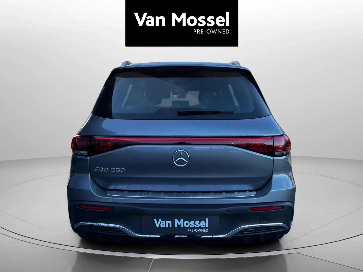 Mercedes-Benz-EQB-image-5