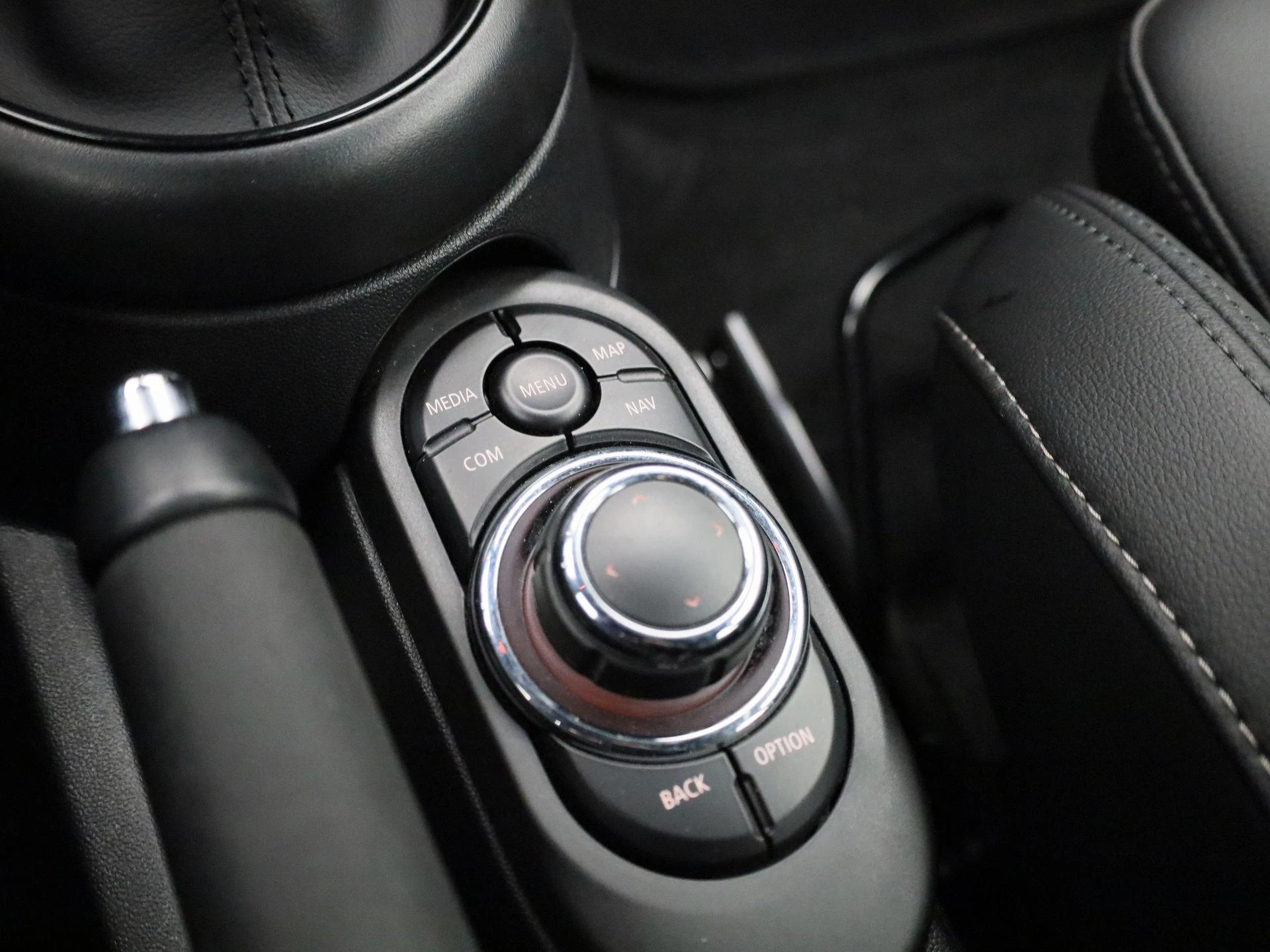 MINI-Cooper-image-22