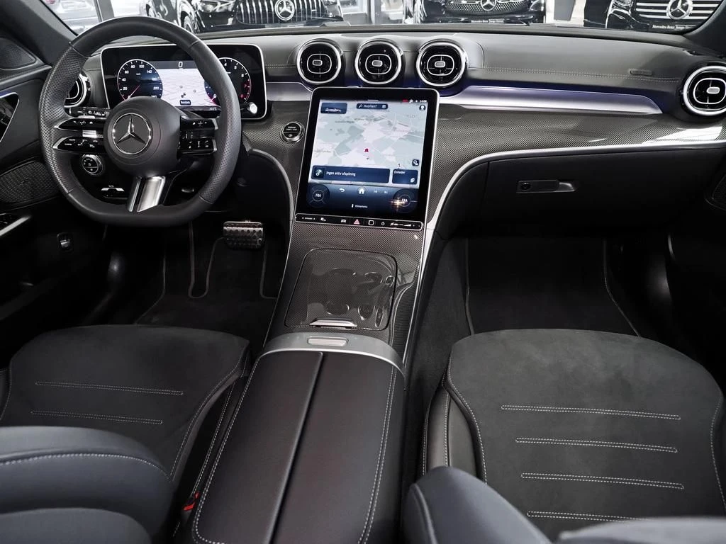Mercedes-Benz-C-Klasse 300-image-12
