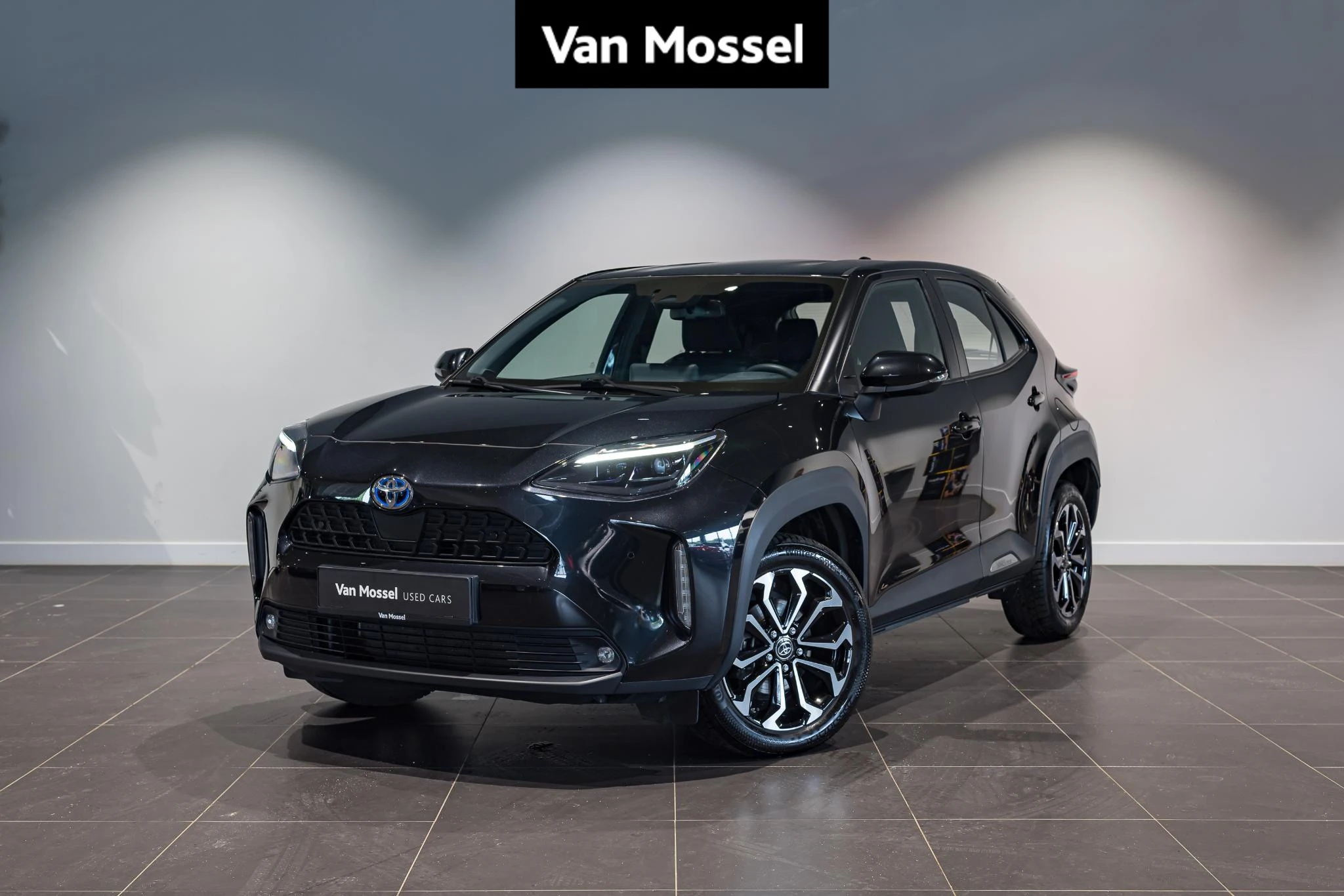 Toyota-Yaris Cross-image-0