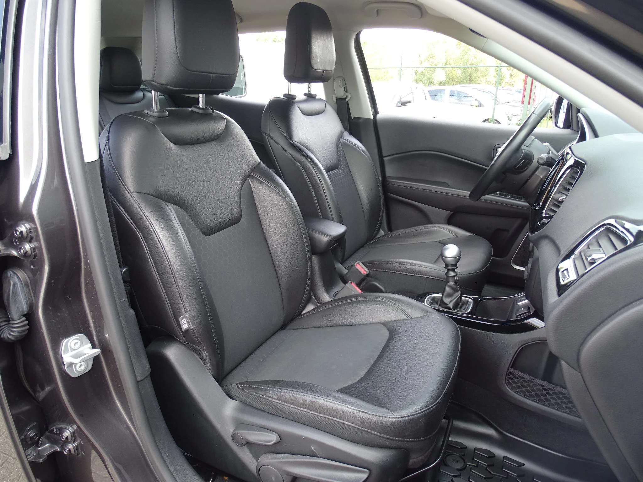 Jeep-Compass-image-12
