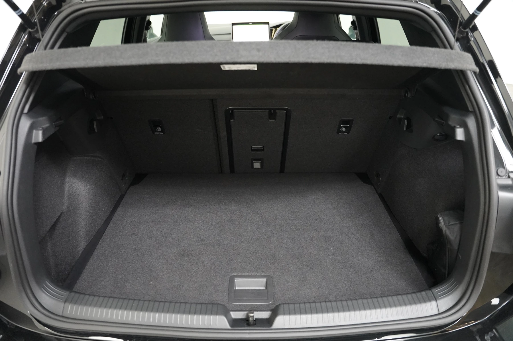 Volkswagen-Golf-image-12