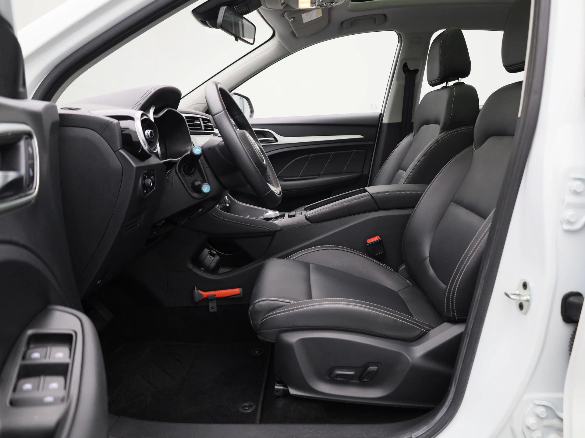 MG-ZS EV-image-10