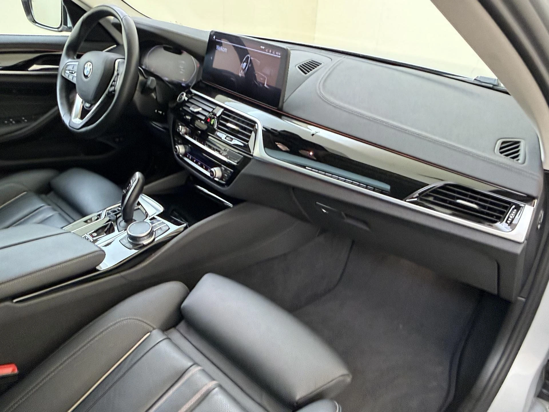 BMW-5 Serie-image-4