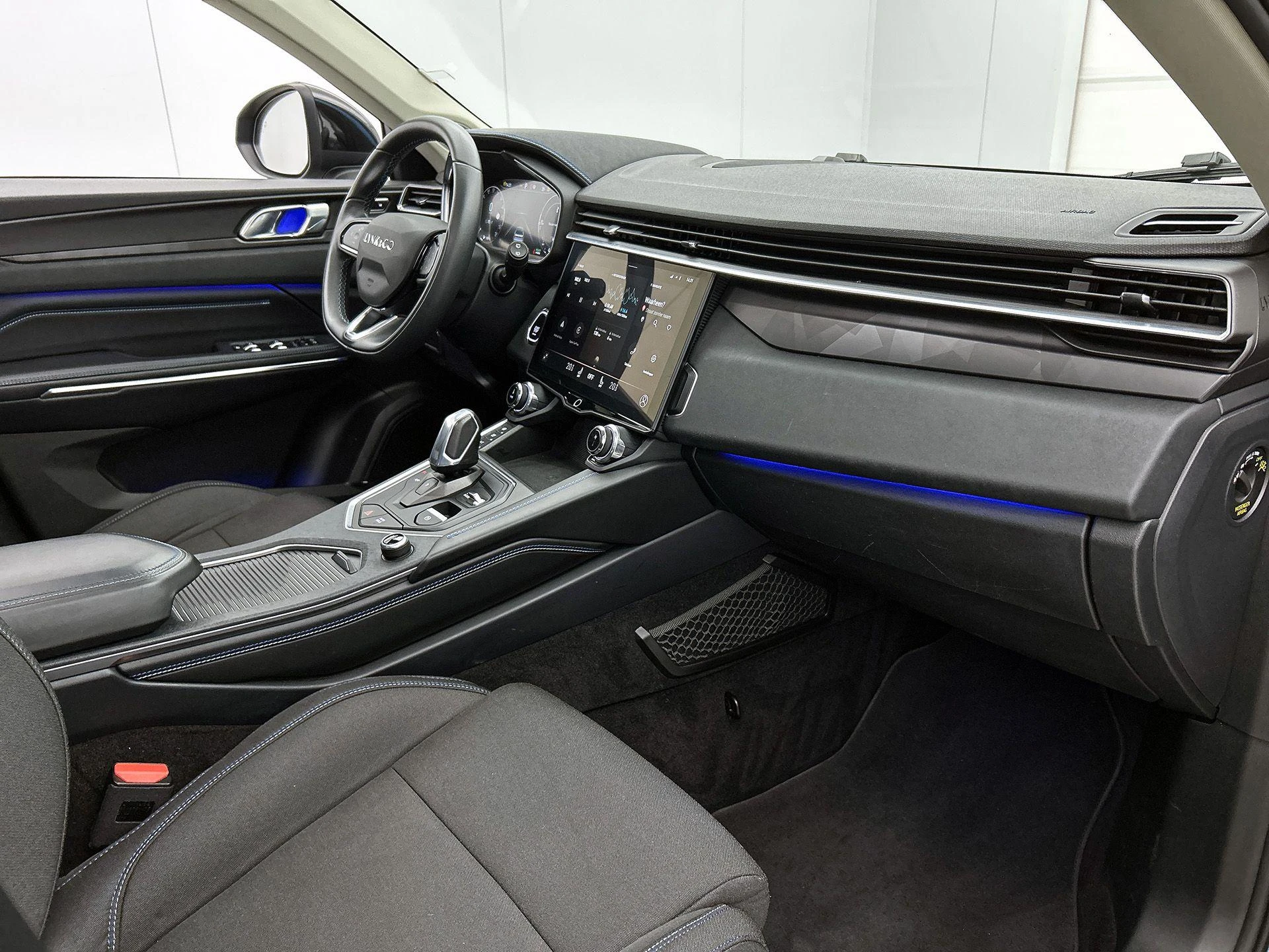 Lynk & Co-01-image-21